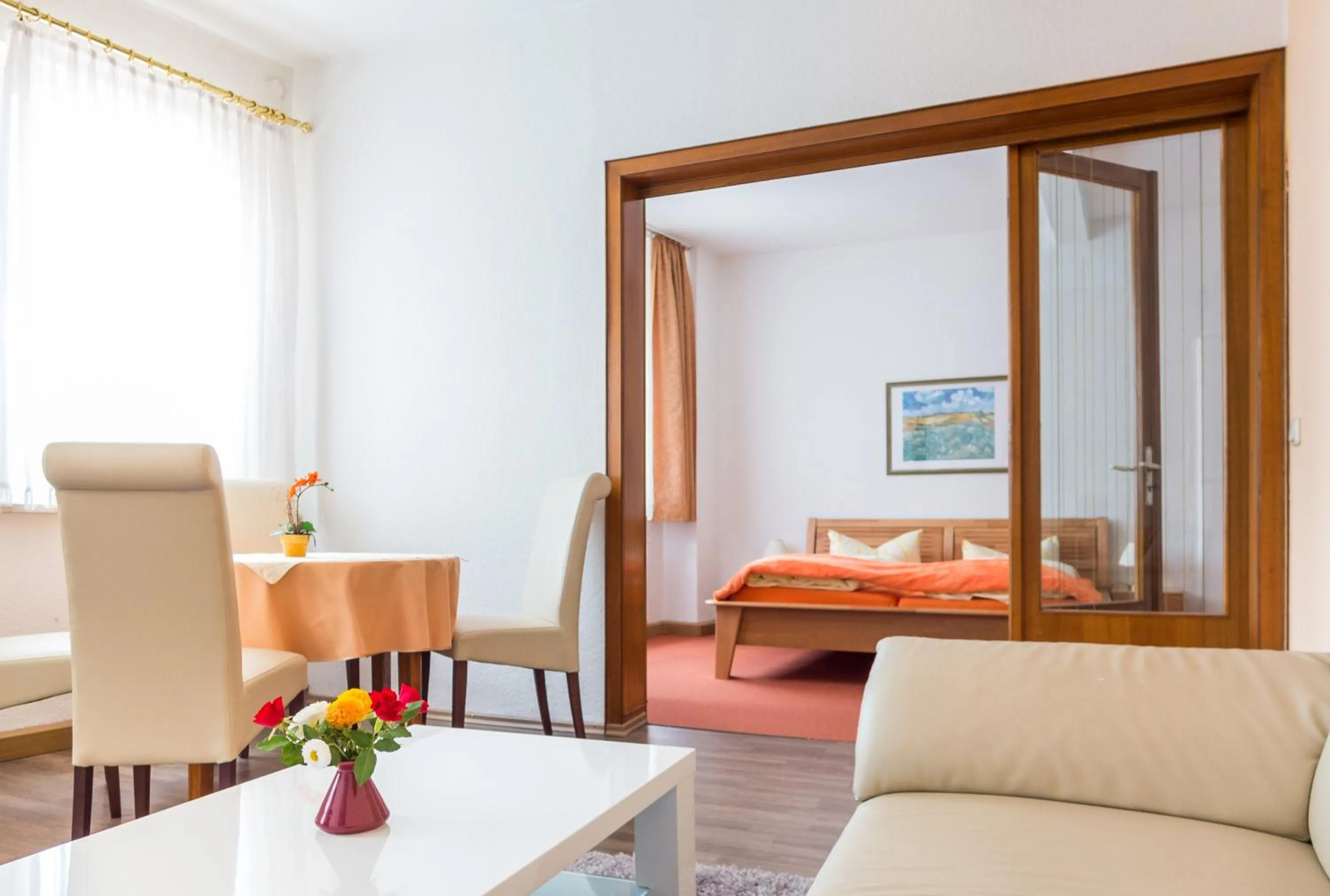 Living room, Bed in Hotel Weltrich