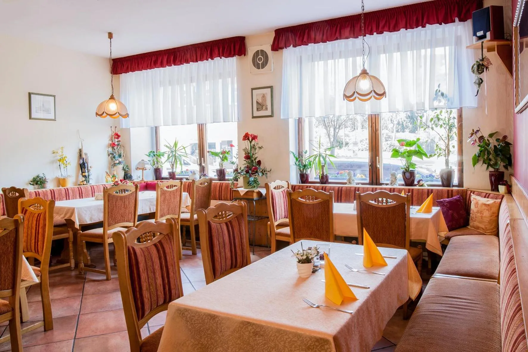 Restaurant/places to eat in Hotel Weltrich