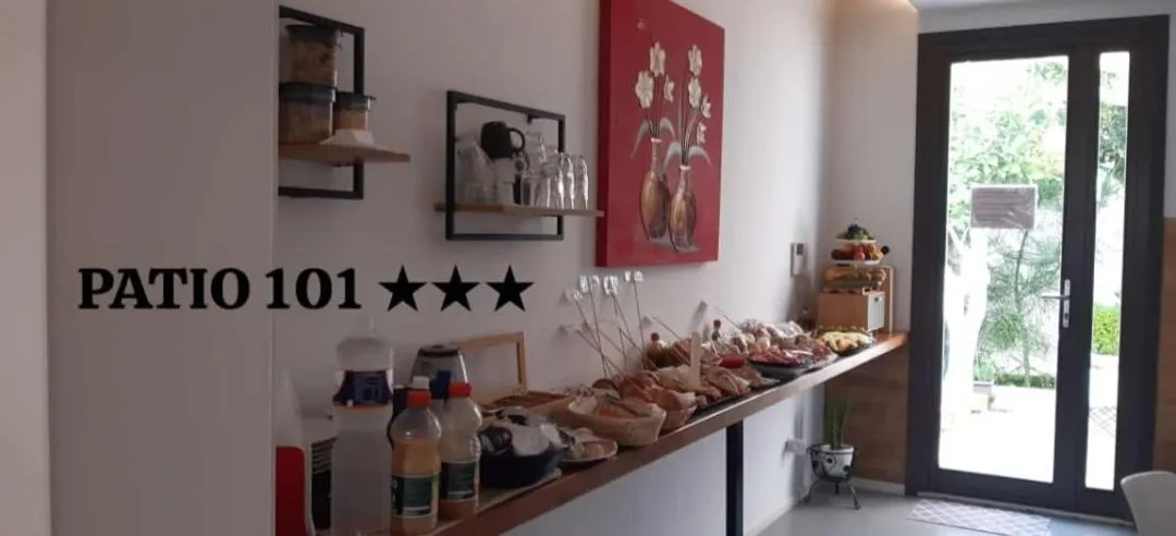 Kitchen or kitchenette in Patio 101 "Exclusive"