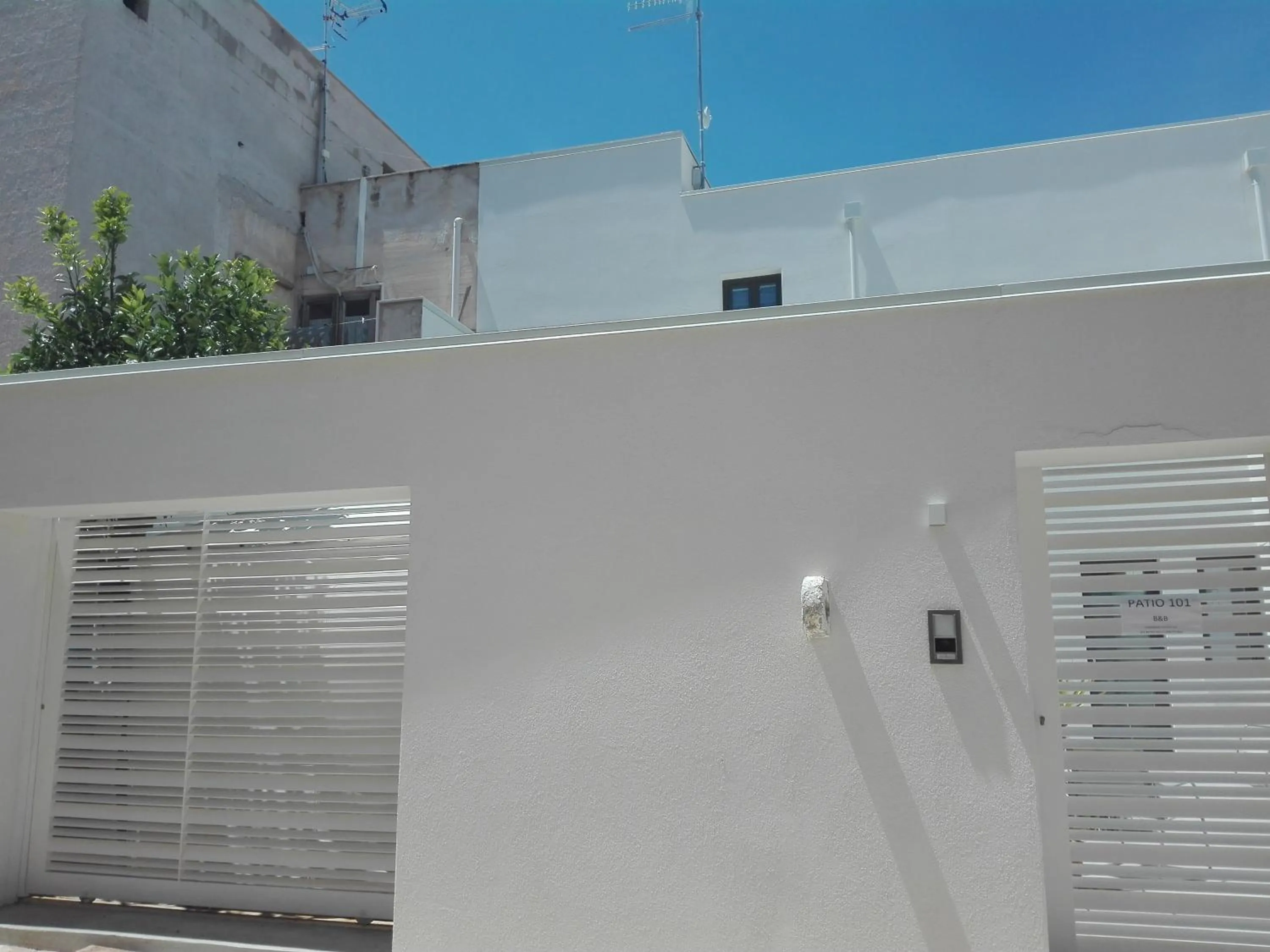 Property building in Patio 101 "Exclusive"