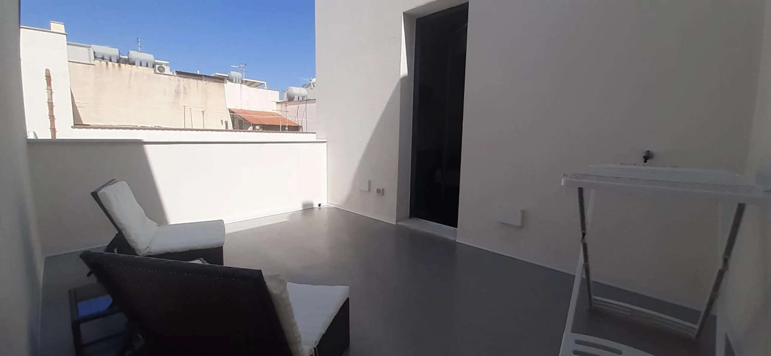 Day in Patio 101 "Exclusive"