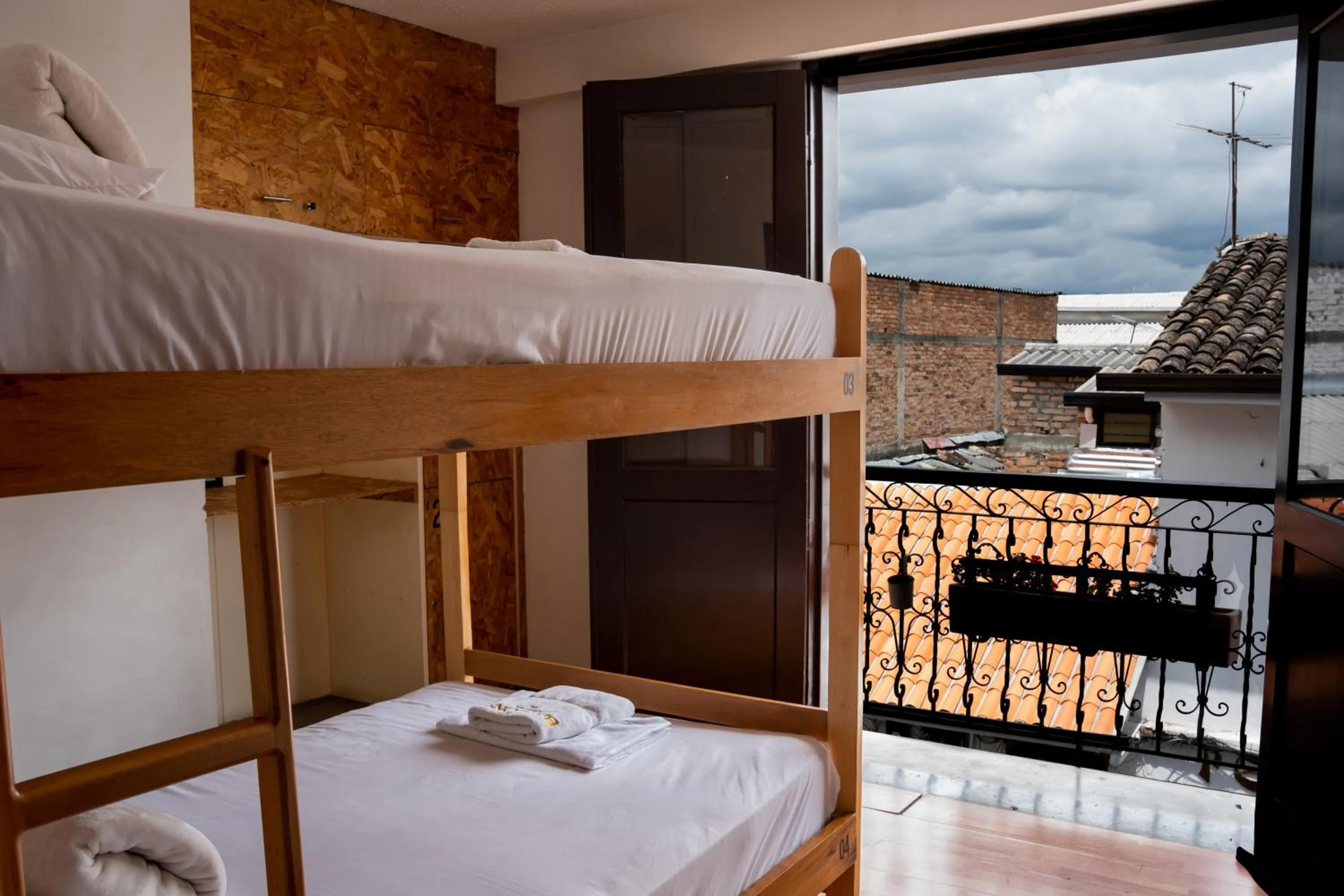 Twin Room with Balcony - single occupancy in Les Balcons Hostel
