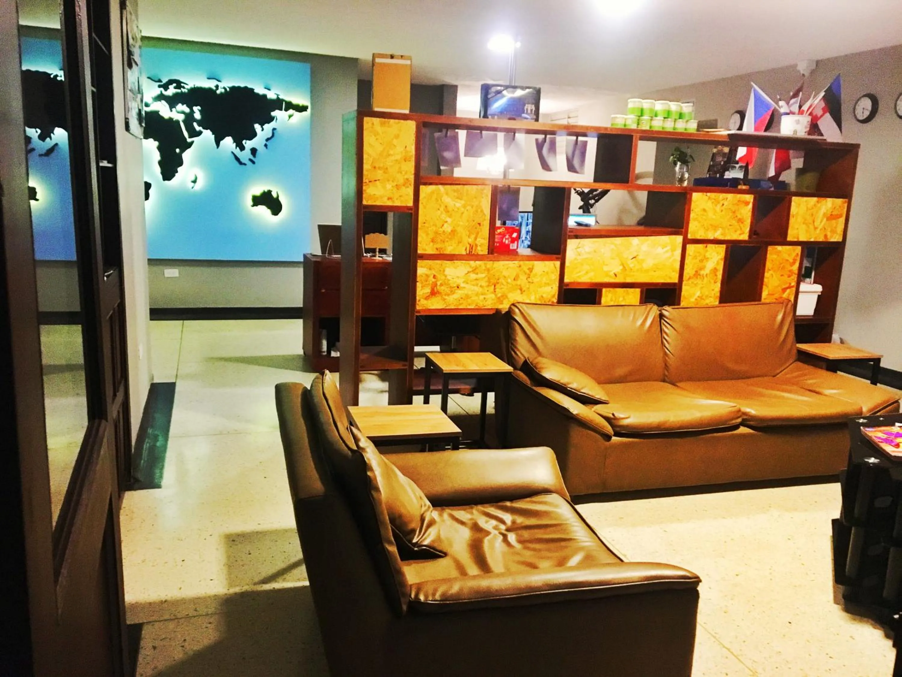 Les Balcons Hostel
