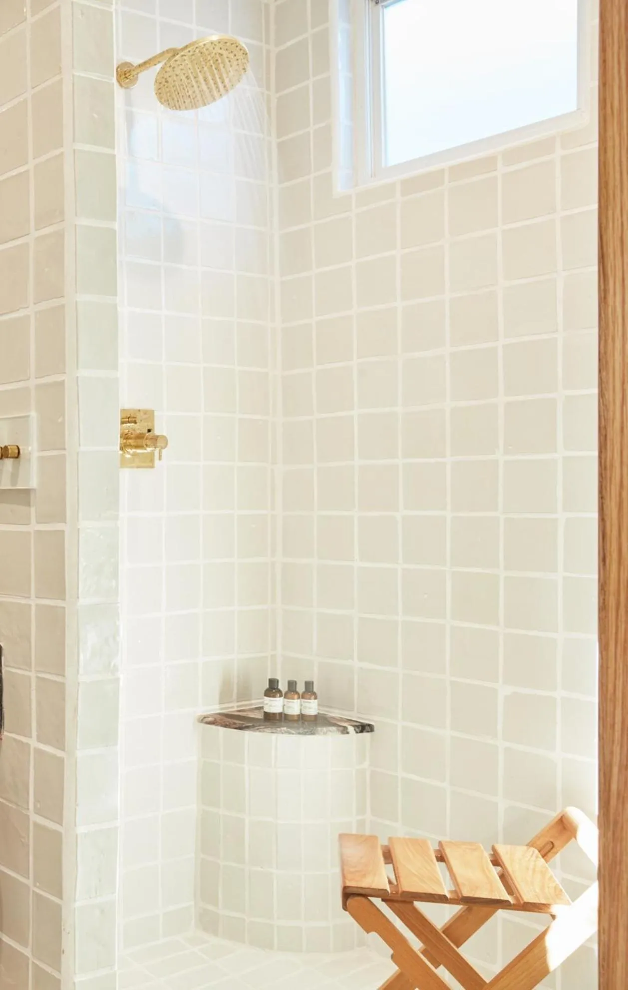 Shower in Hotel Joaquin