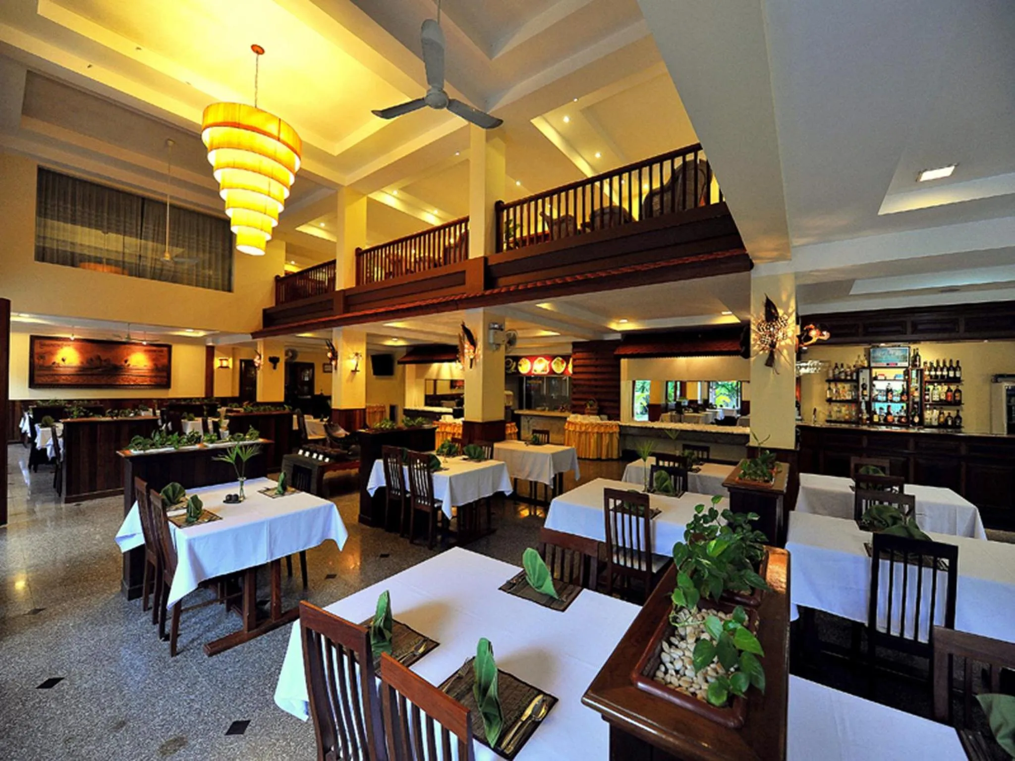 Restaurant/places to eat in City River Hotel