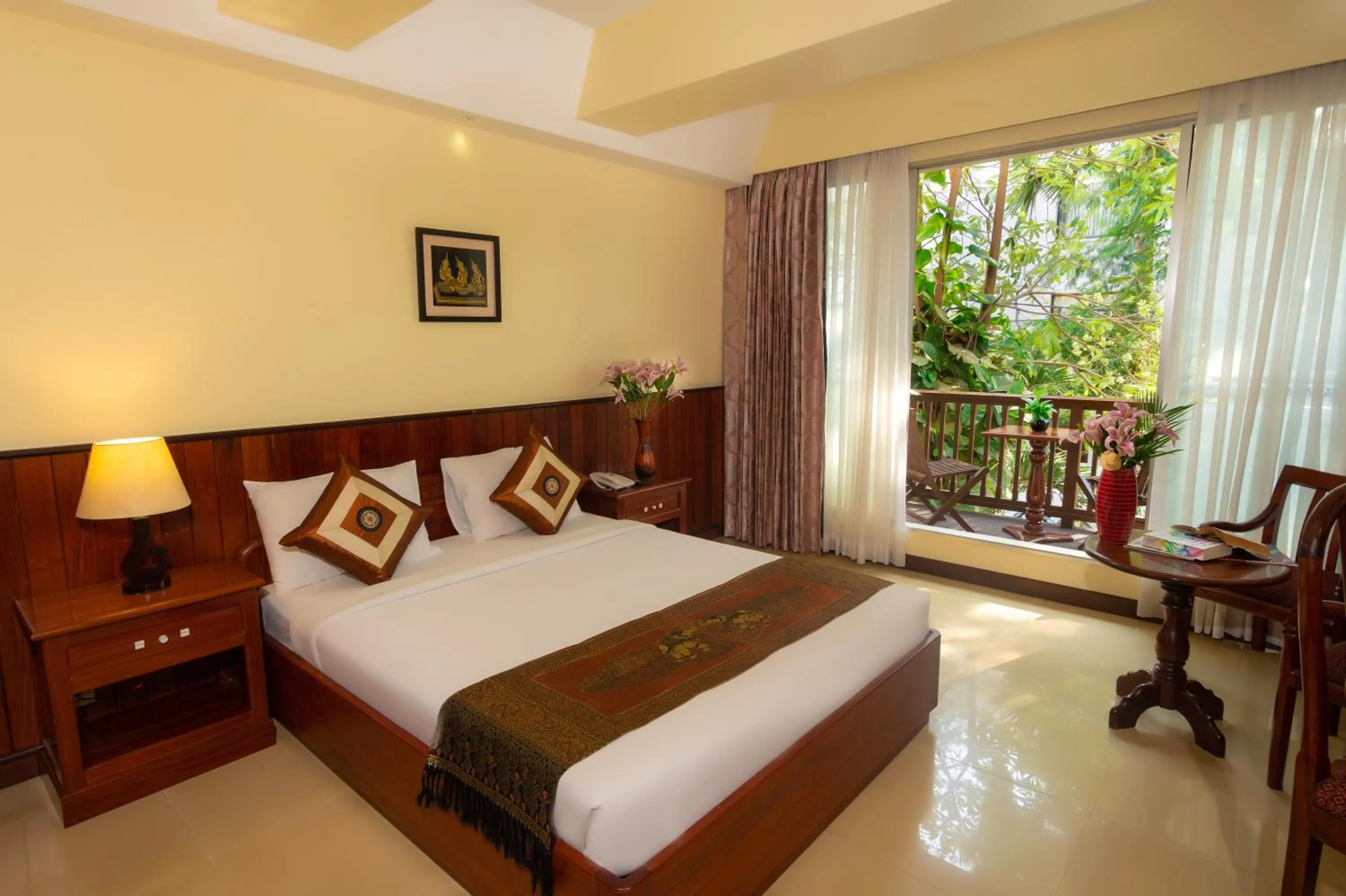 Bed in City River Hotel