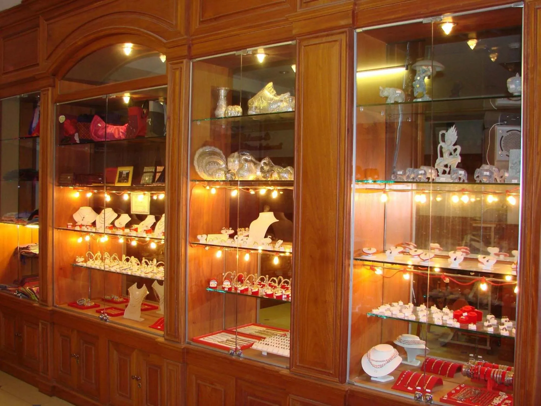 On-site shops in City River Hotel