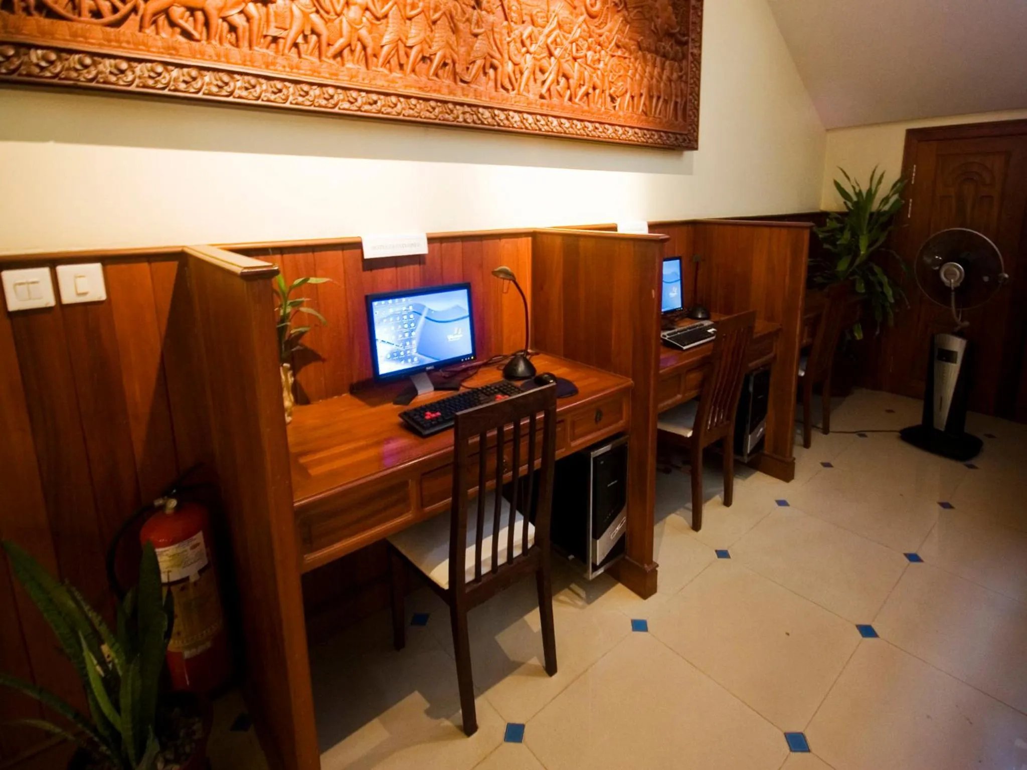 TV and multimedia in City River Hotel