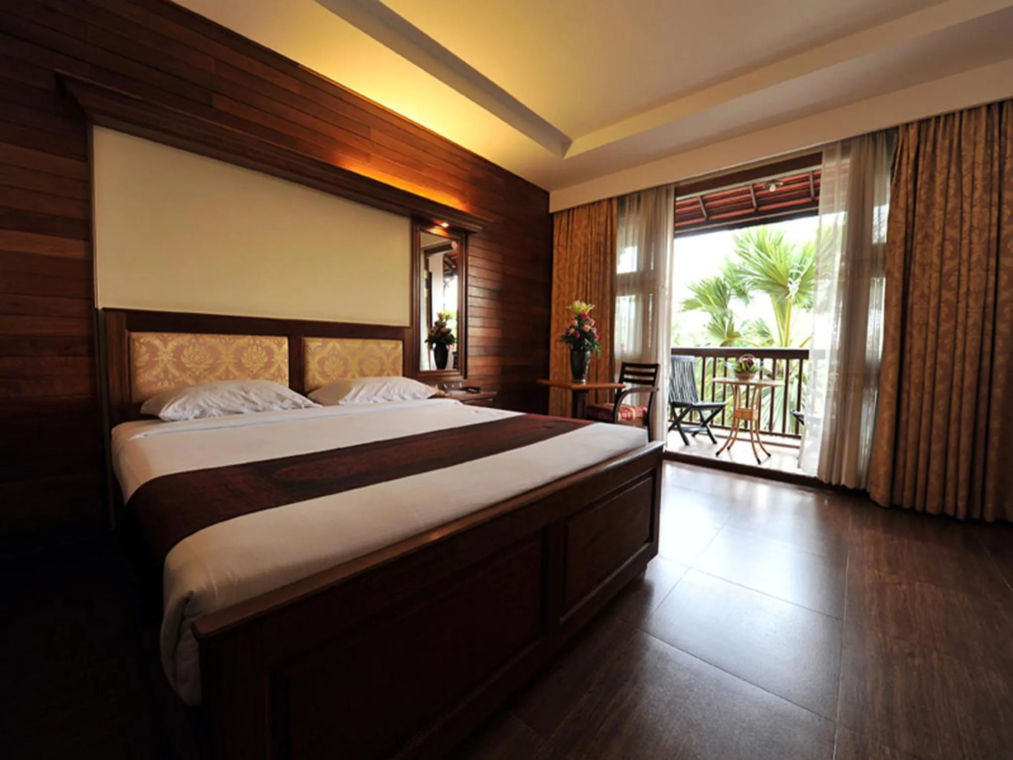 Bed in City River Hotel