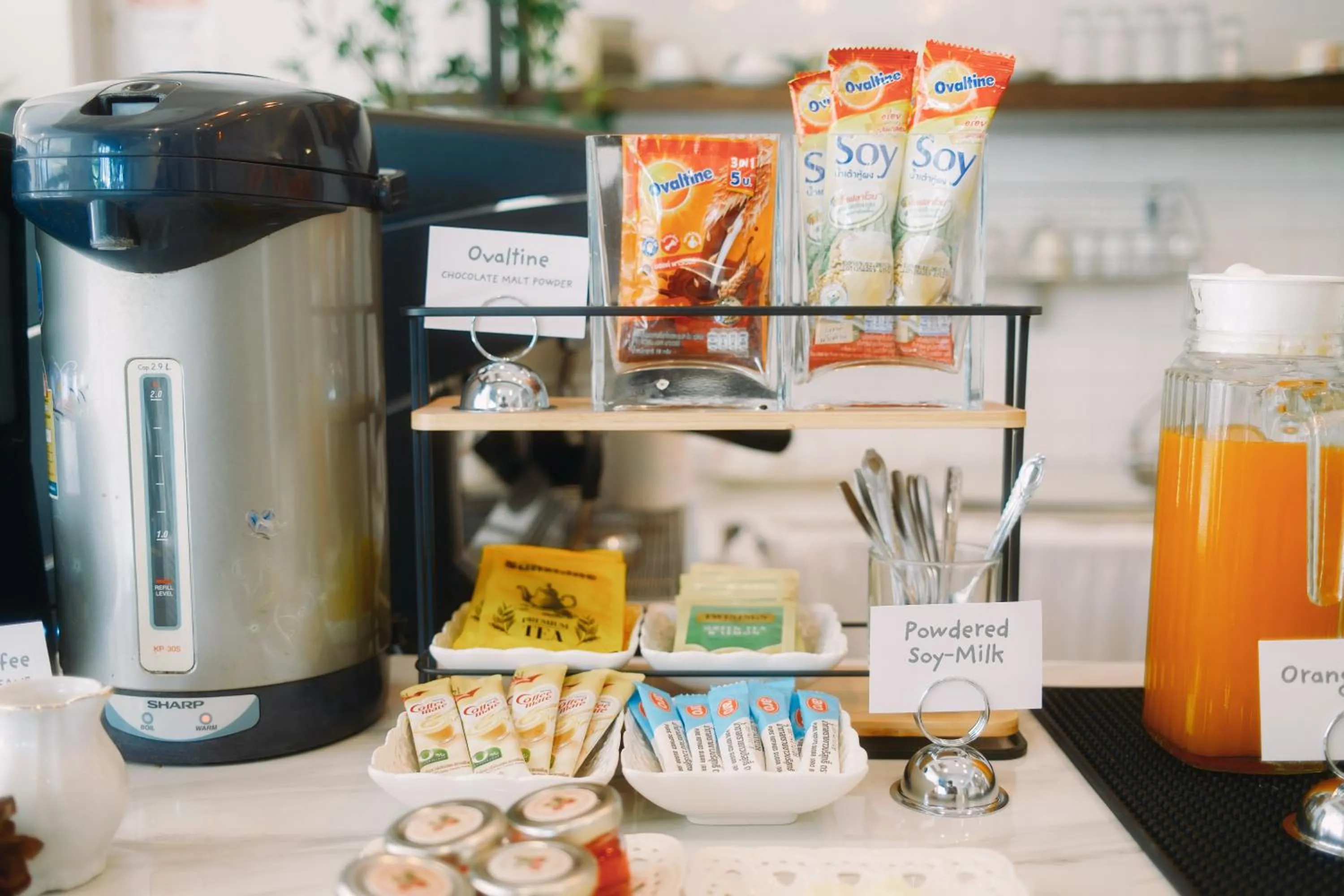 Breakfast in La Burie Gallery Hotel