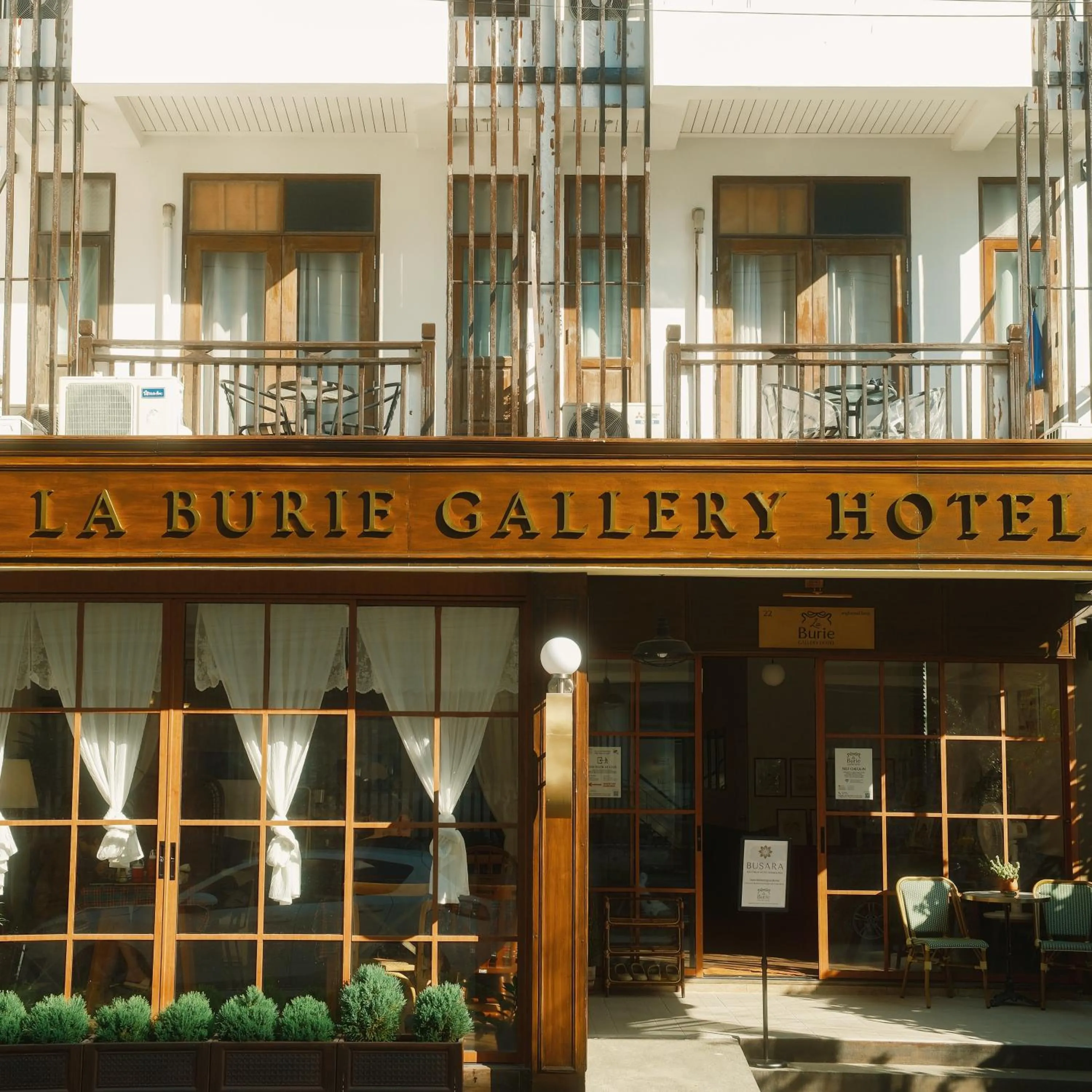 Property building in La Burie Gallery Hotel