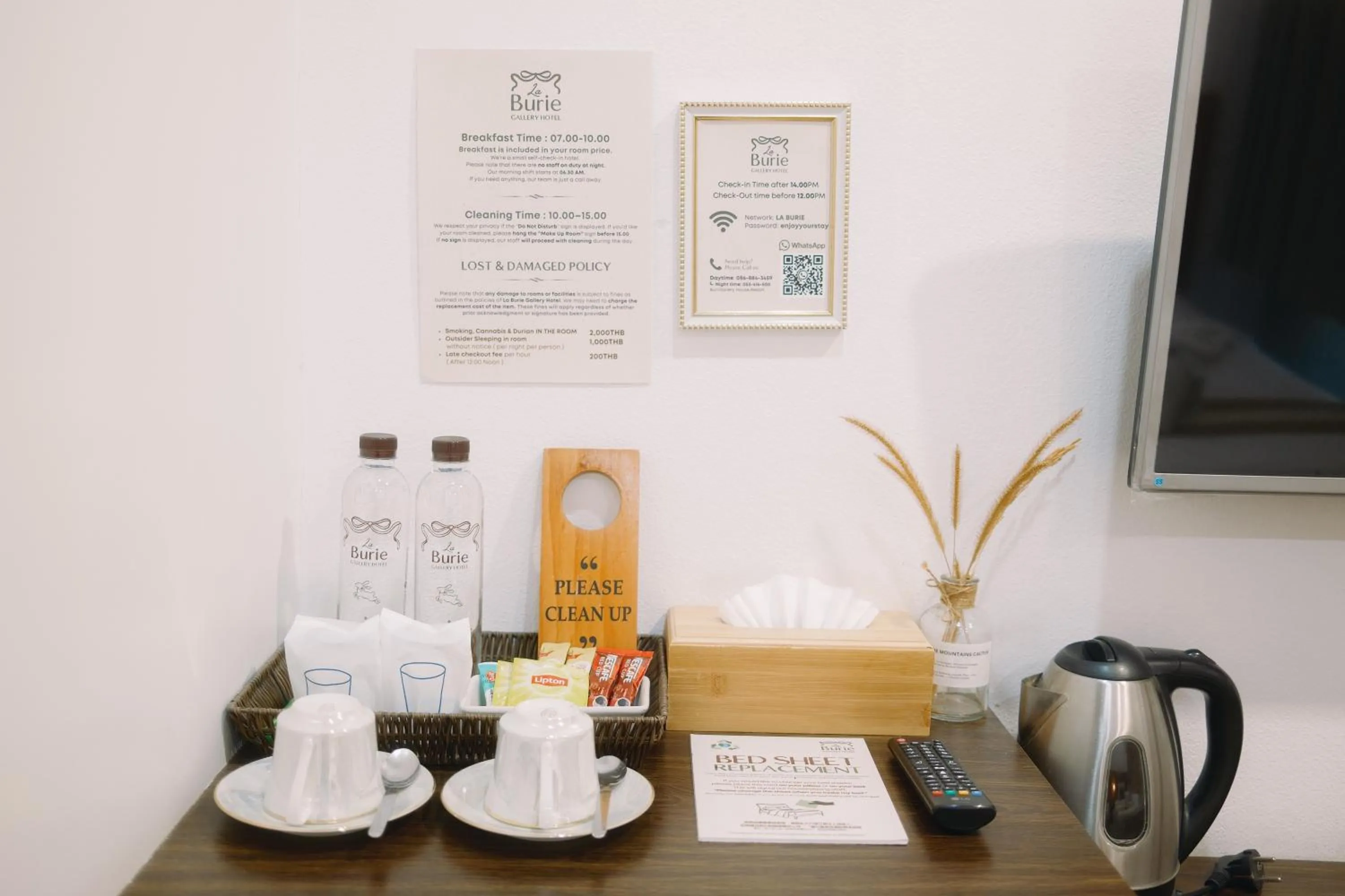 Coffee/tea facilities in La Burie Gallery Hotel