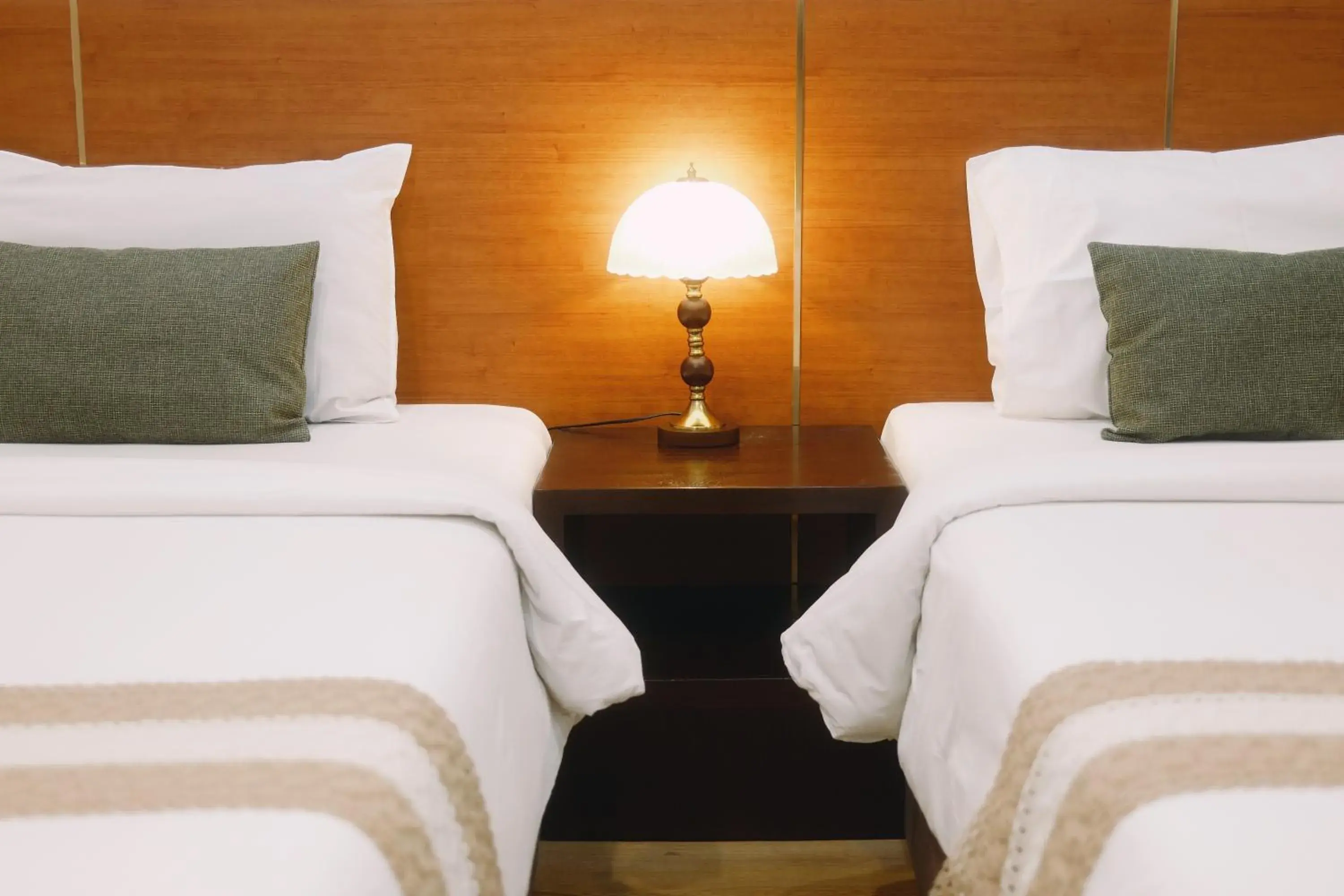 Deluxe Twin Room in La Burie Gallery Hotel Deluxe Twin Room in La Burie Gallery Hotel