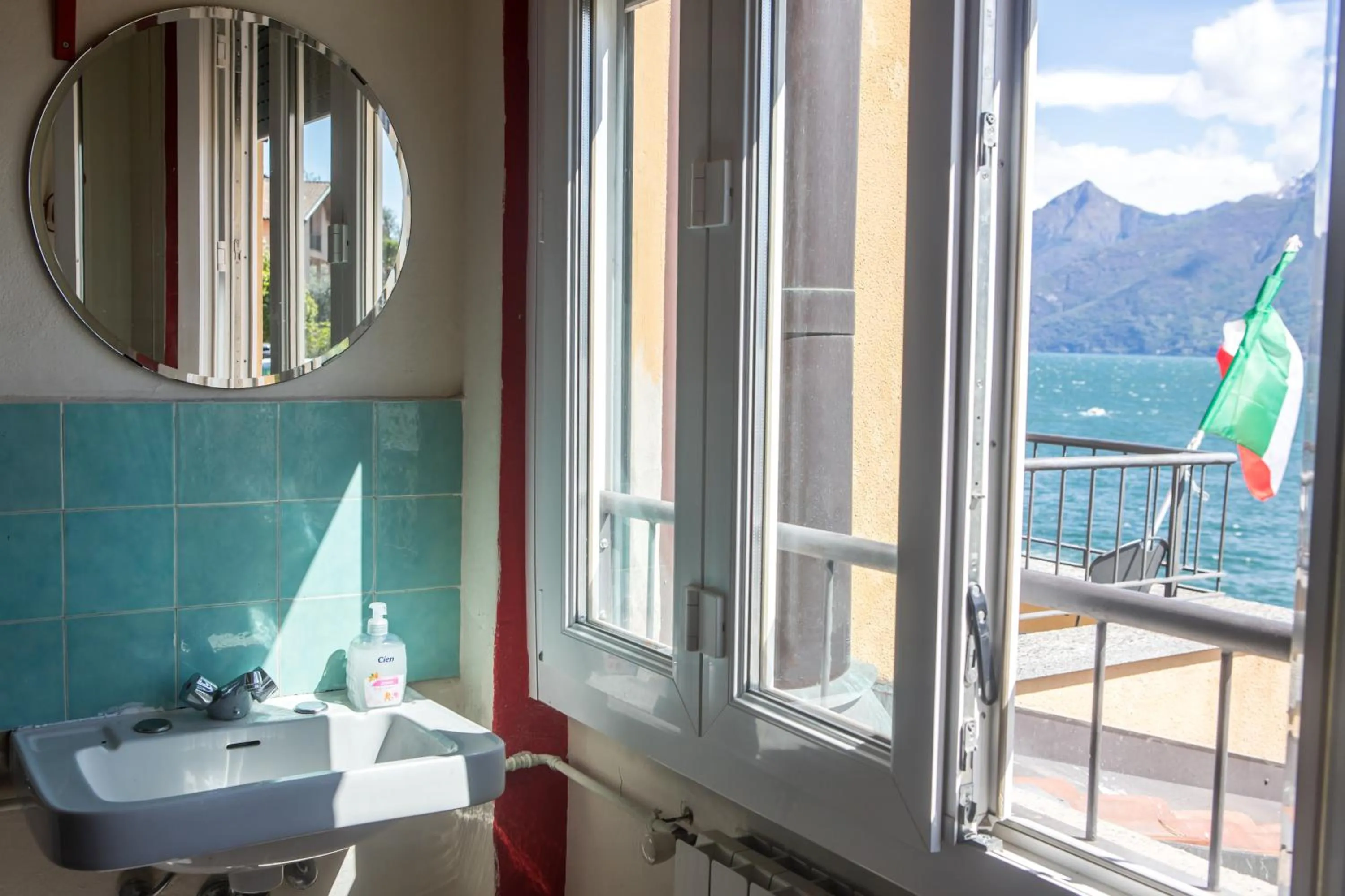 Lake Como Hostel