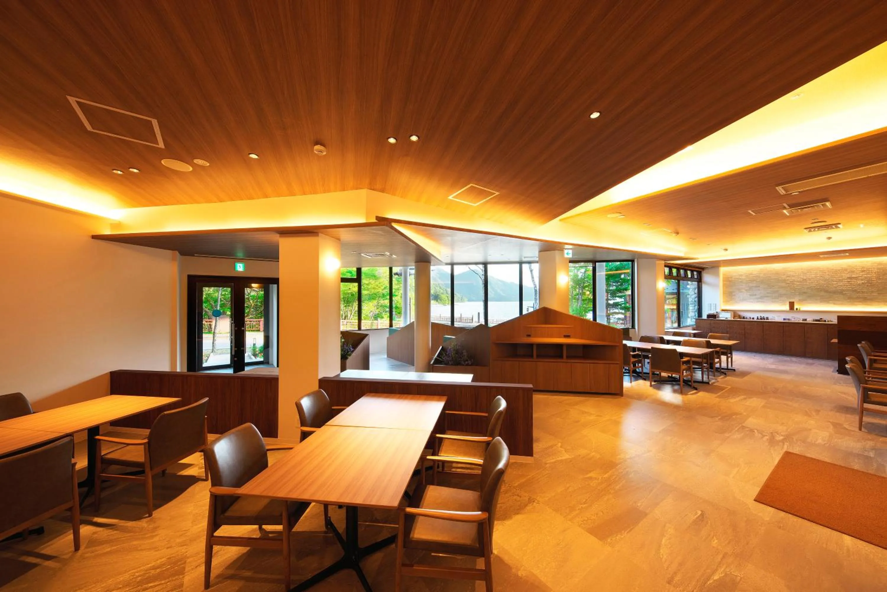 Restaurant/places to eat in Hotel Hanaan