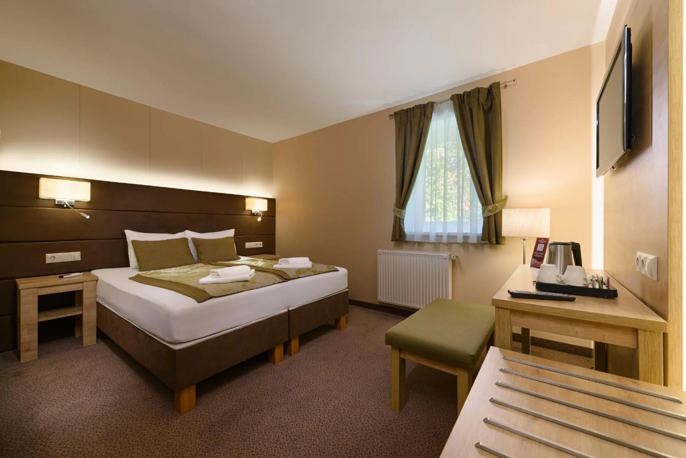 Photo of the whole room, Bed in Hotel Honti Wellness és Konferencia Szálloda