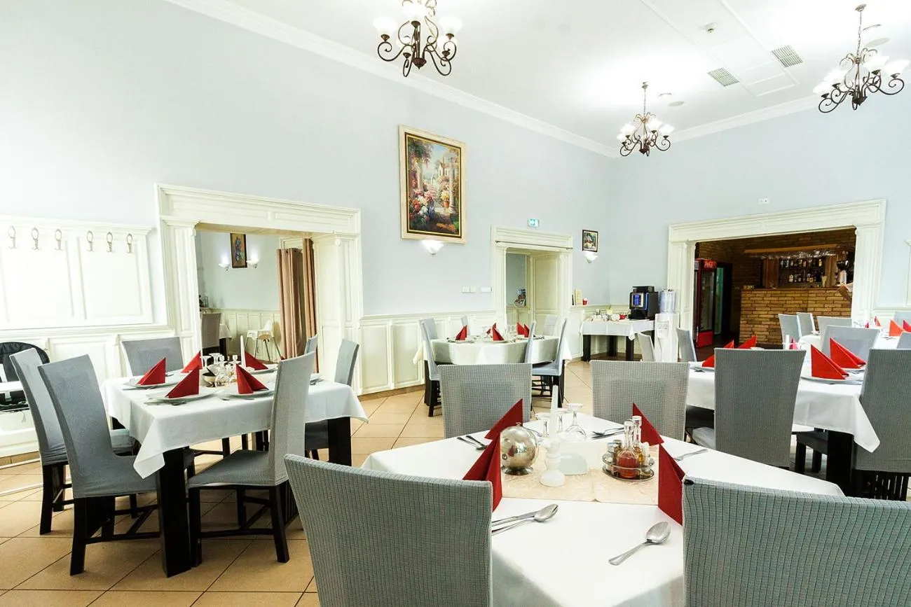 Astoria Hotel & Restaurant