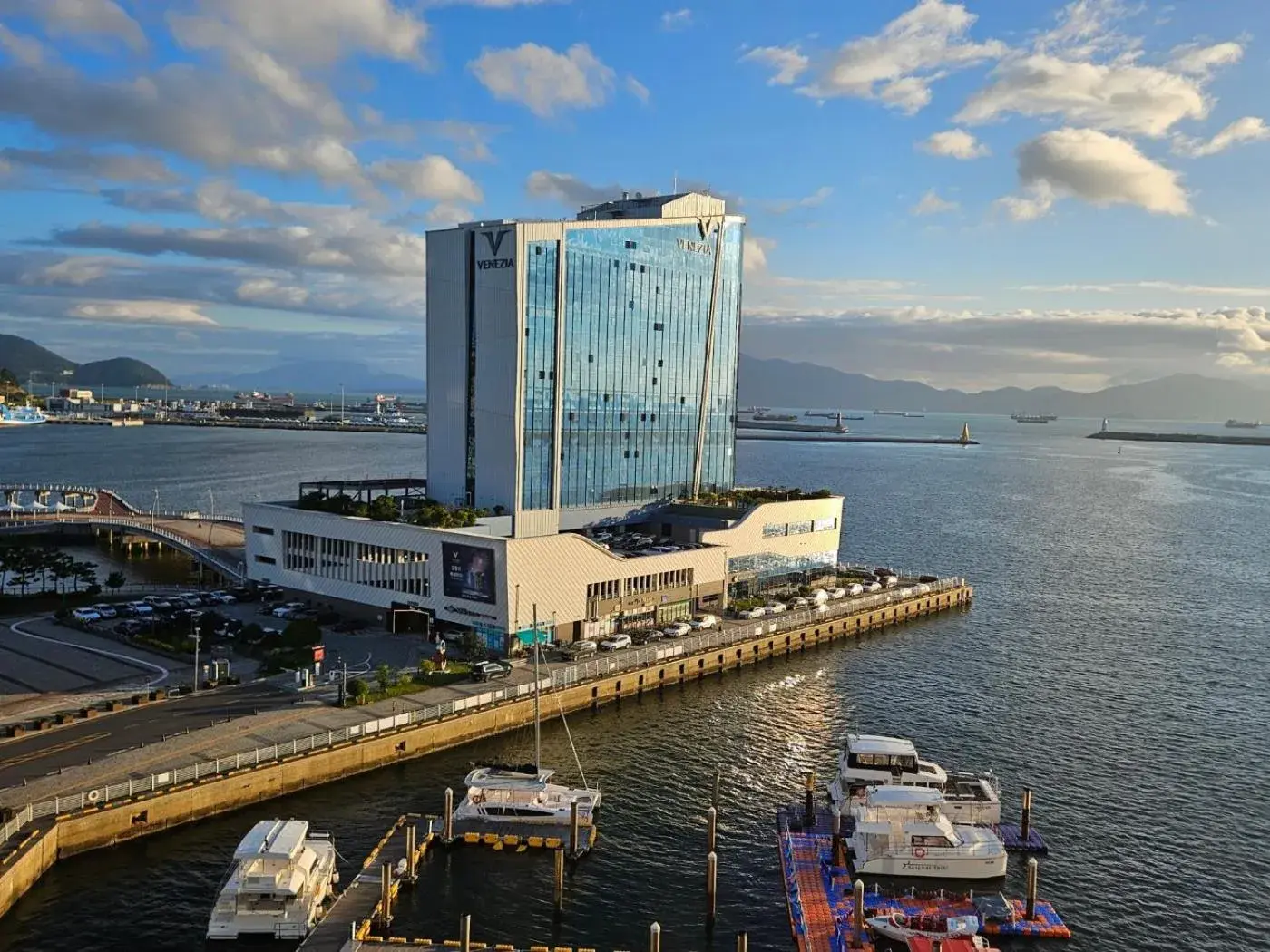 Property building in Venezia Hotel and Suite Property building in Venezia Hotel and Suite