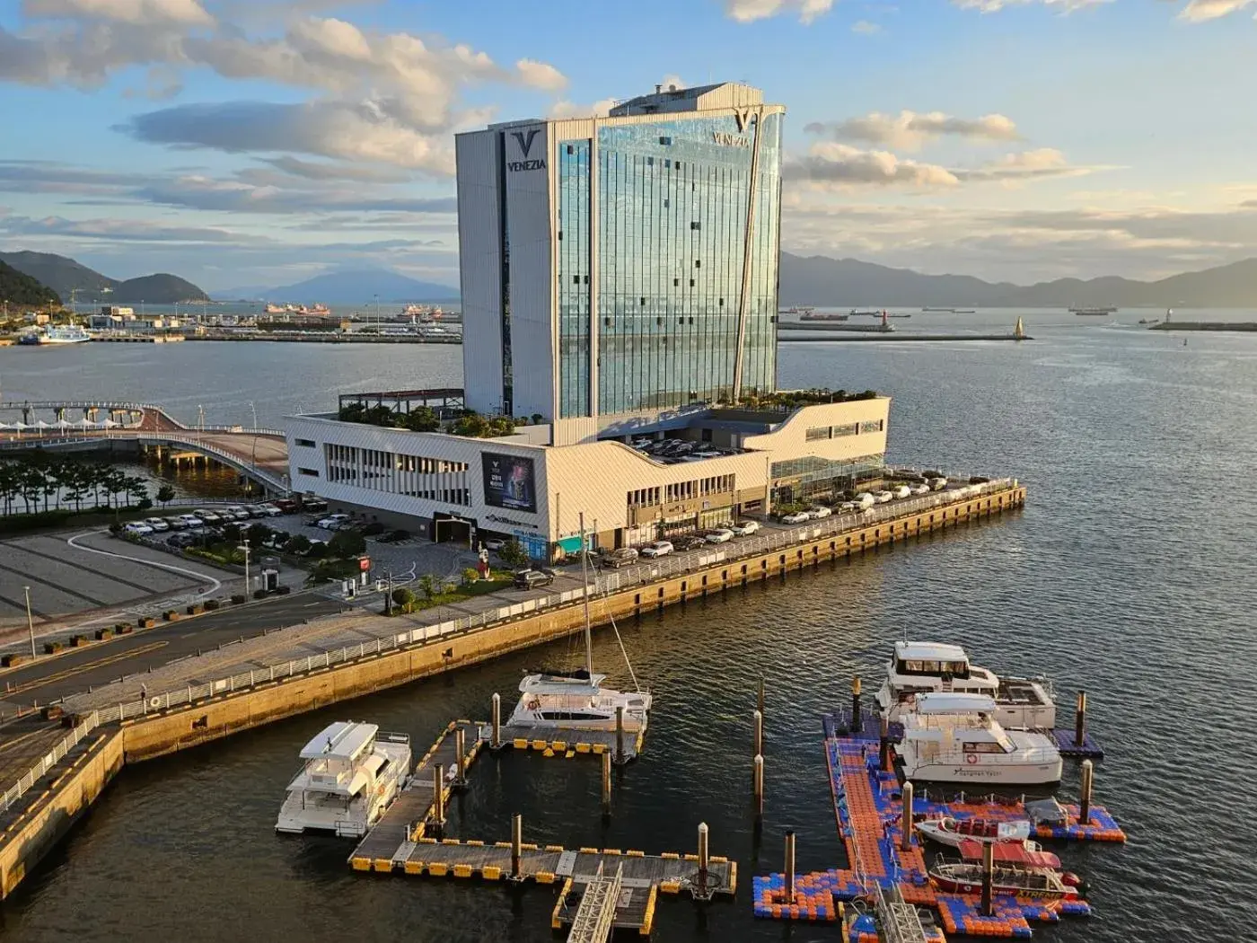 Property building in Venezia Hotel and Suite Property building in Venezia Hotel and Suite