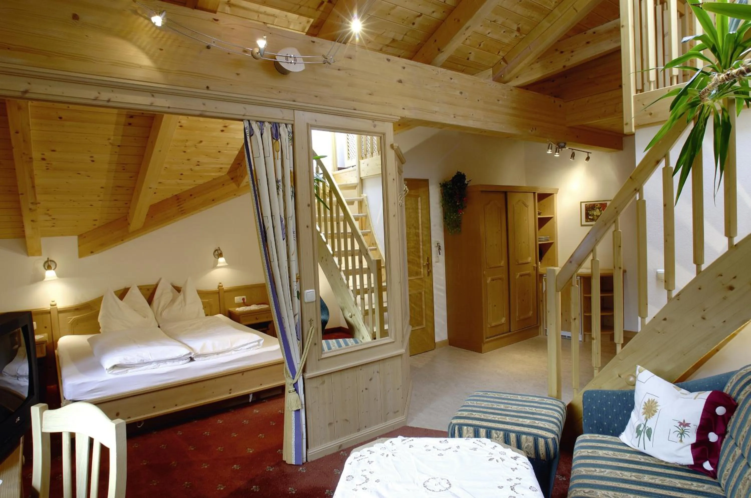 Photo of the whole room, Bed in Familienhotel Moos-Alm