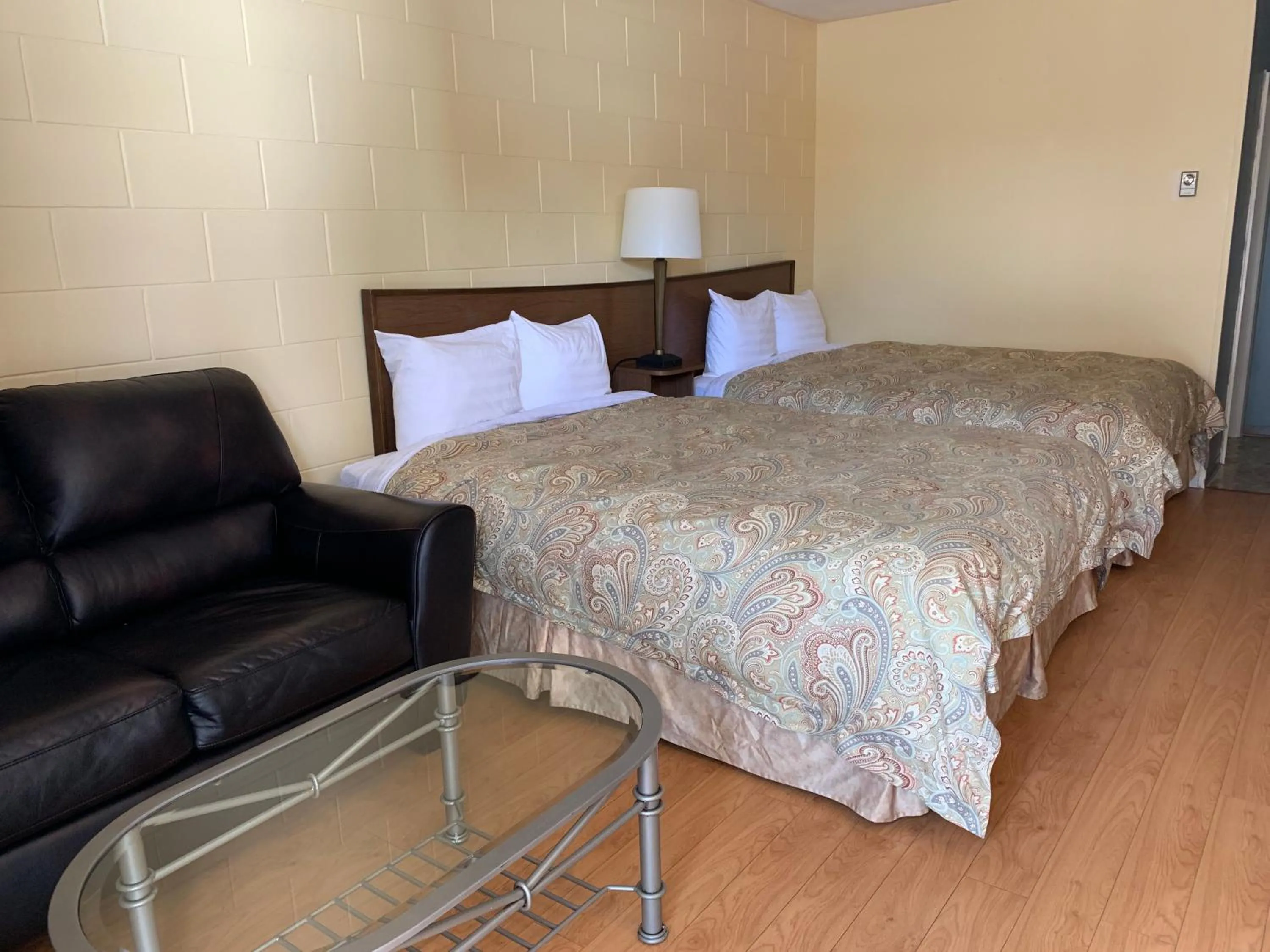 Queen Room with Two Queen Beds in City Centre Motel older building