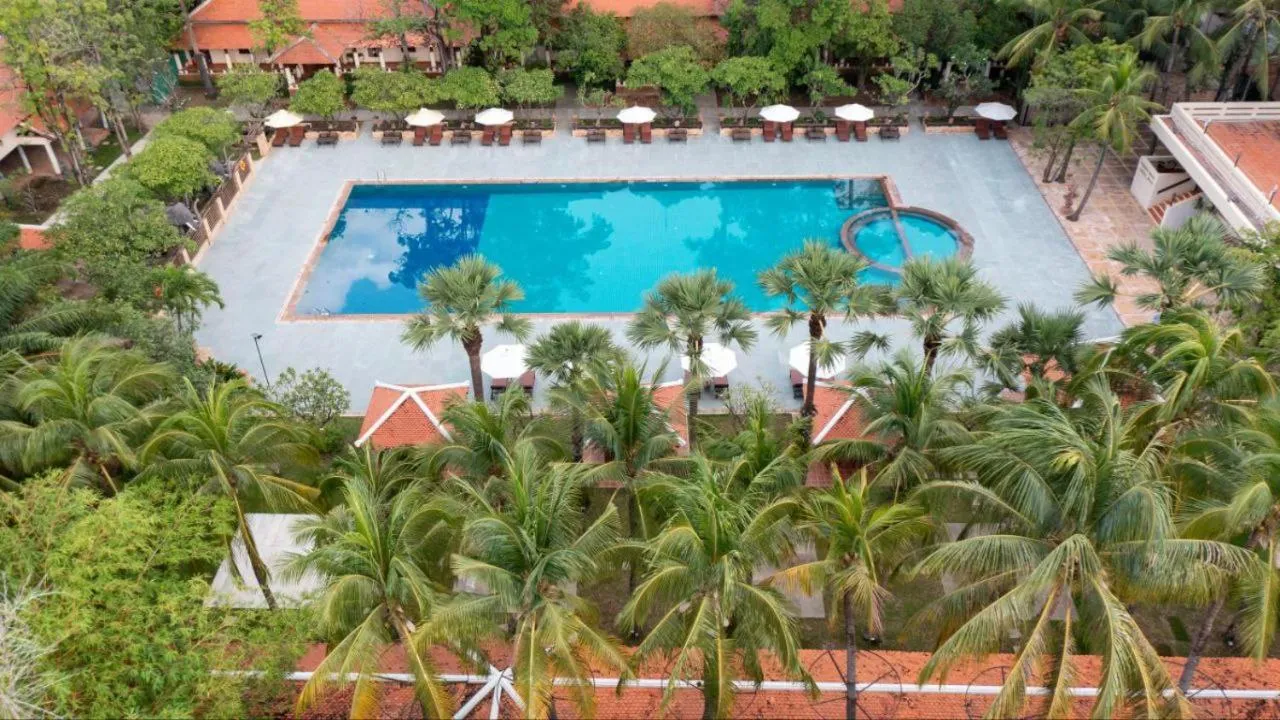 Swimming pool in Royal Angkor Resort & Spa