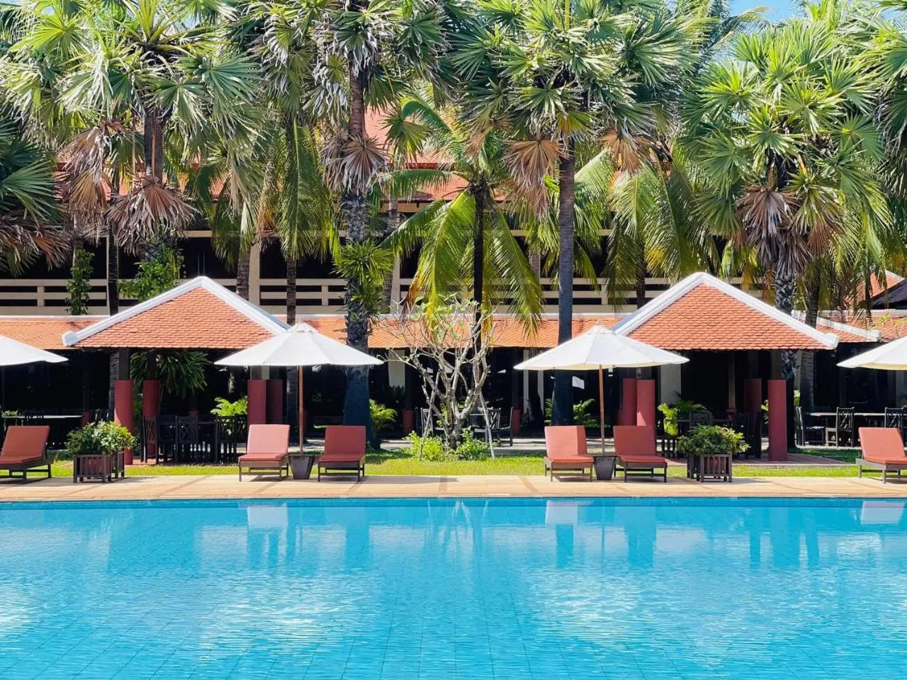 Swimming pool in Royal Angkor Resort & Spa