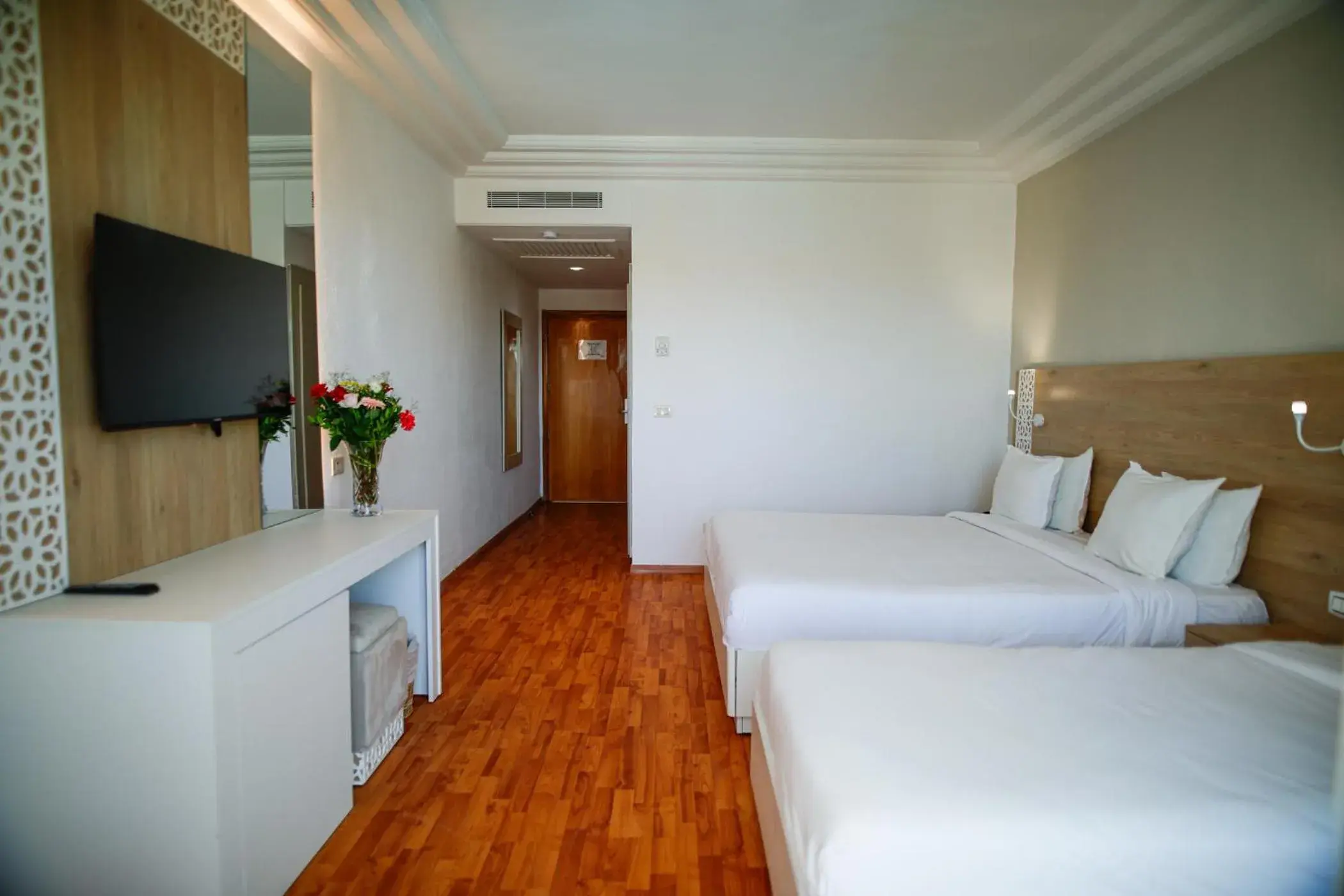 TV and multimedia, Bed in TMK L'Atrium Yasmine by Turismark TV and multimedia, Bed in TMK L'Atrium Yasmine by Turismark