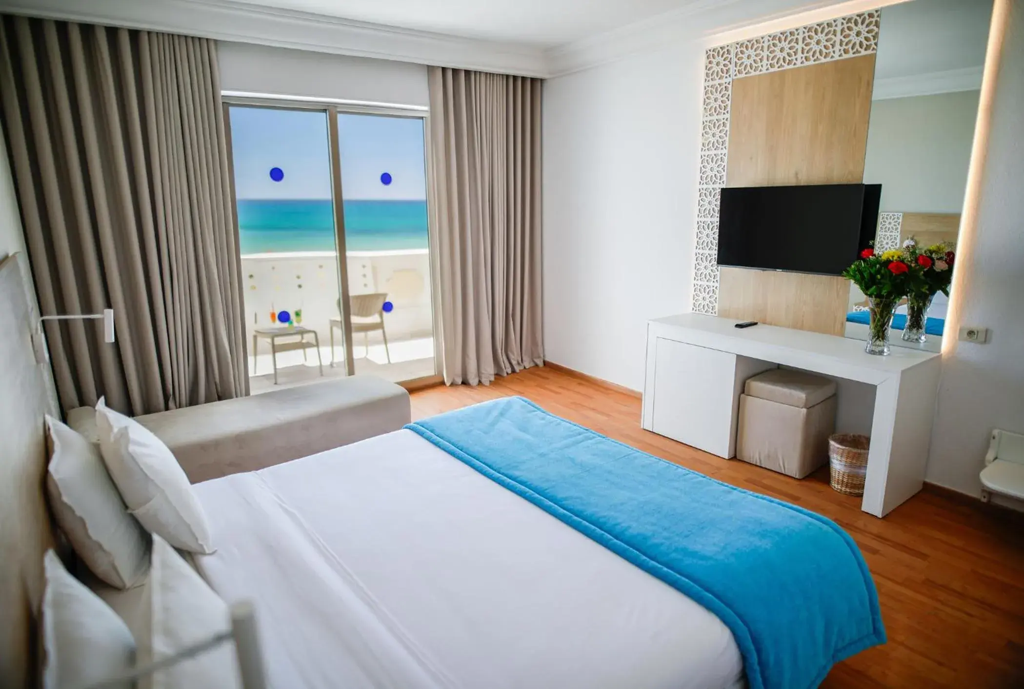 TV and multimedia, Bed in TMK L'Atrium Yasmine by Turismark TV and multimedia, Bed in TMK L'Atrium Yasmine by Turismark