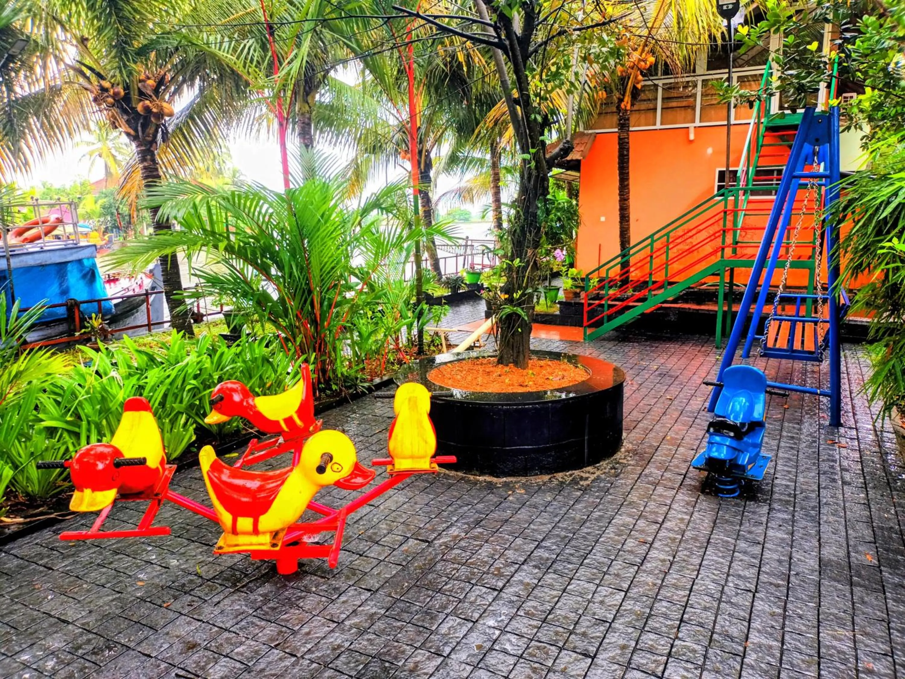 The Lake Paradise Boutique Resort