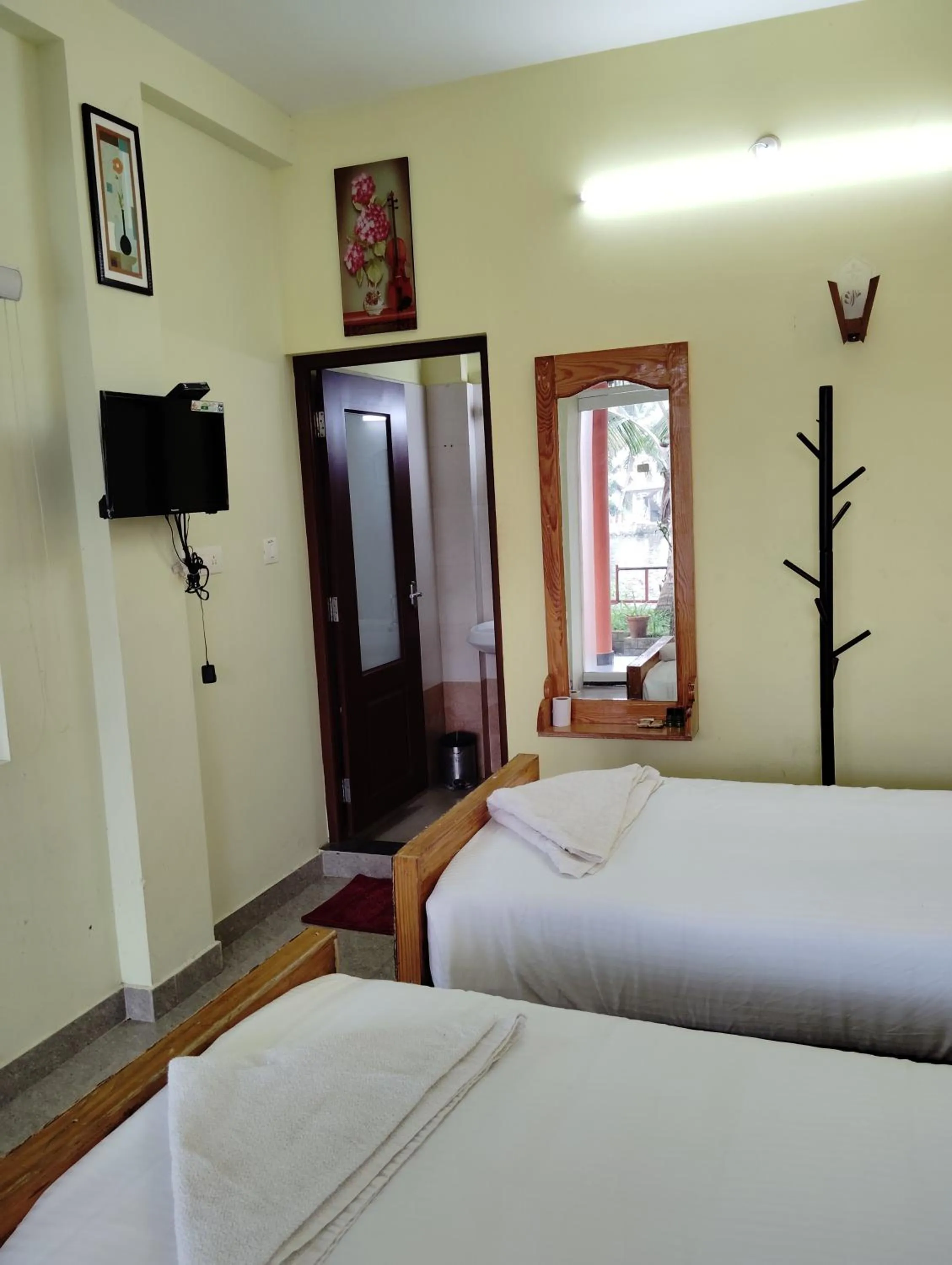 Photo of the whole room, Bed in The Lake Paradise Boutique Resort