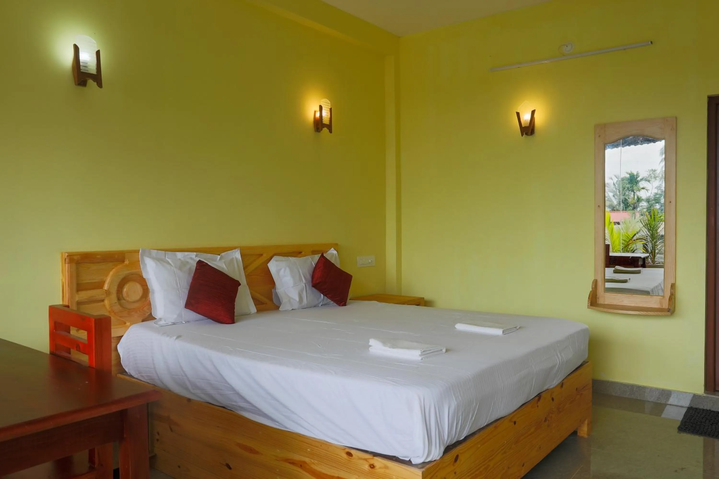 Bed in The Lake Paradise Boutique Resort