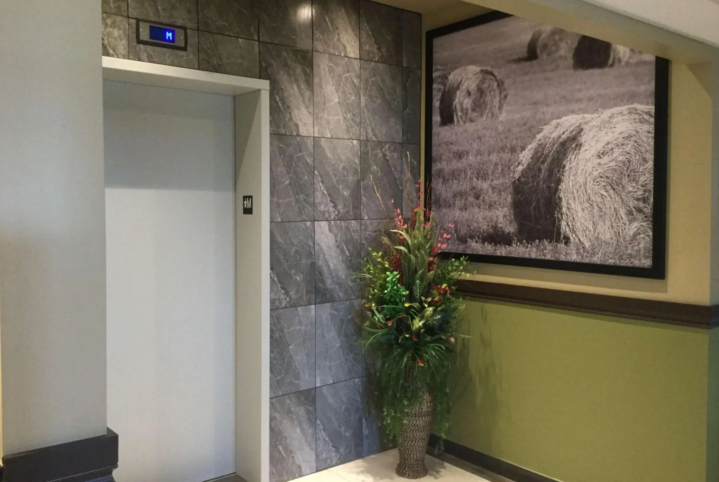 Lobby or reception in Super 8 by Wyndham Hardisty Lobby or reception in Super 8 by Wyndham Hardisty