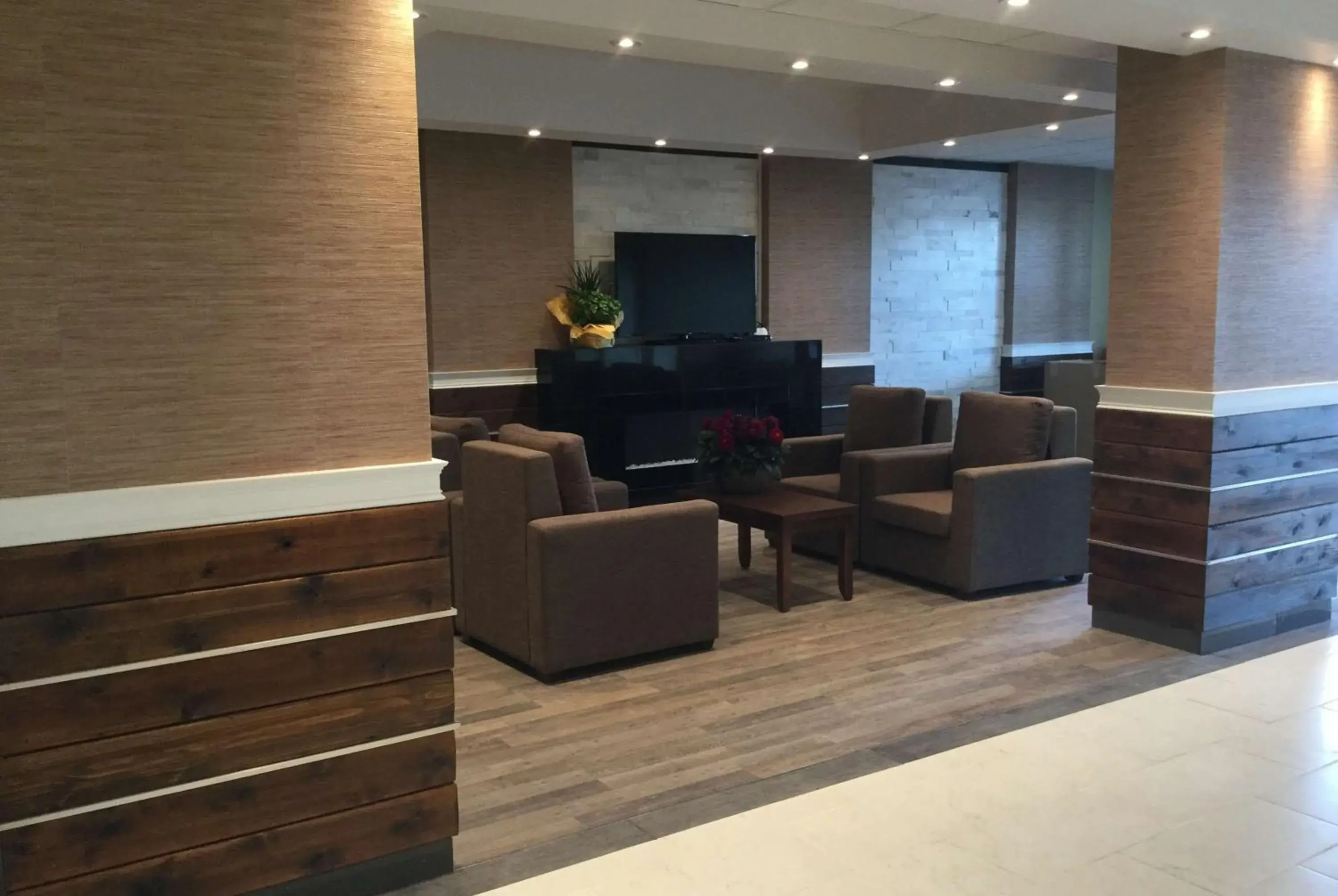 Lobby or reception in Super 8 by Wyndham Hardisty Lobby or reception in Super 8 by Wyndham Hardisty
