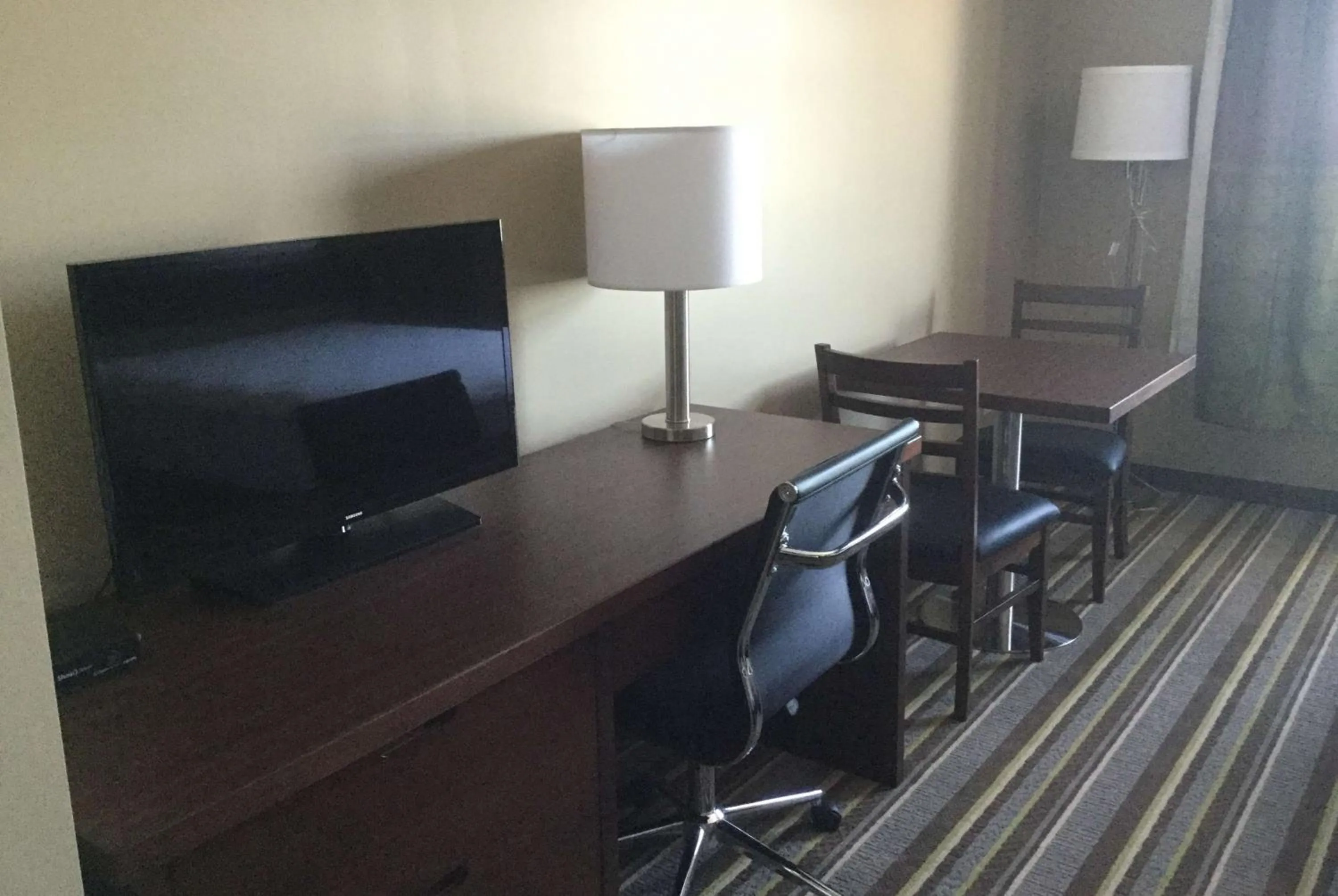 Photo of the whole room in Super 8 by Wyndham Hardisty