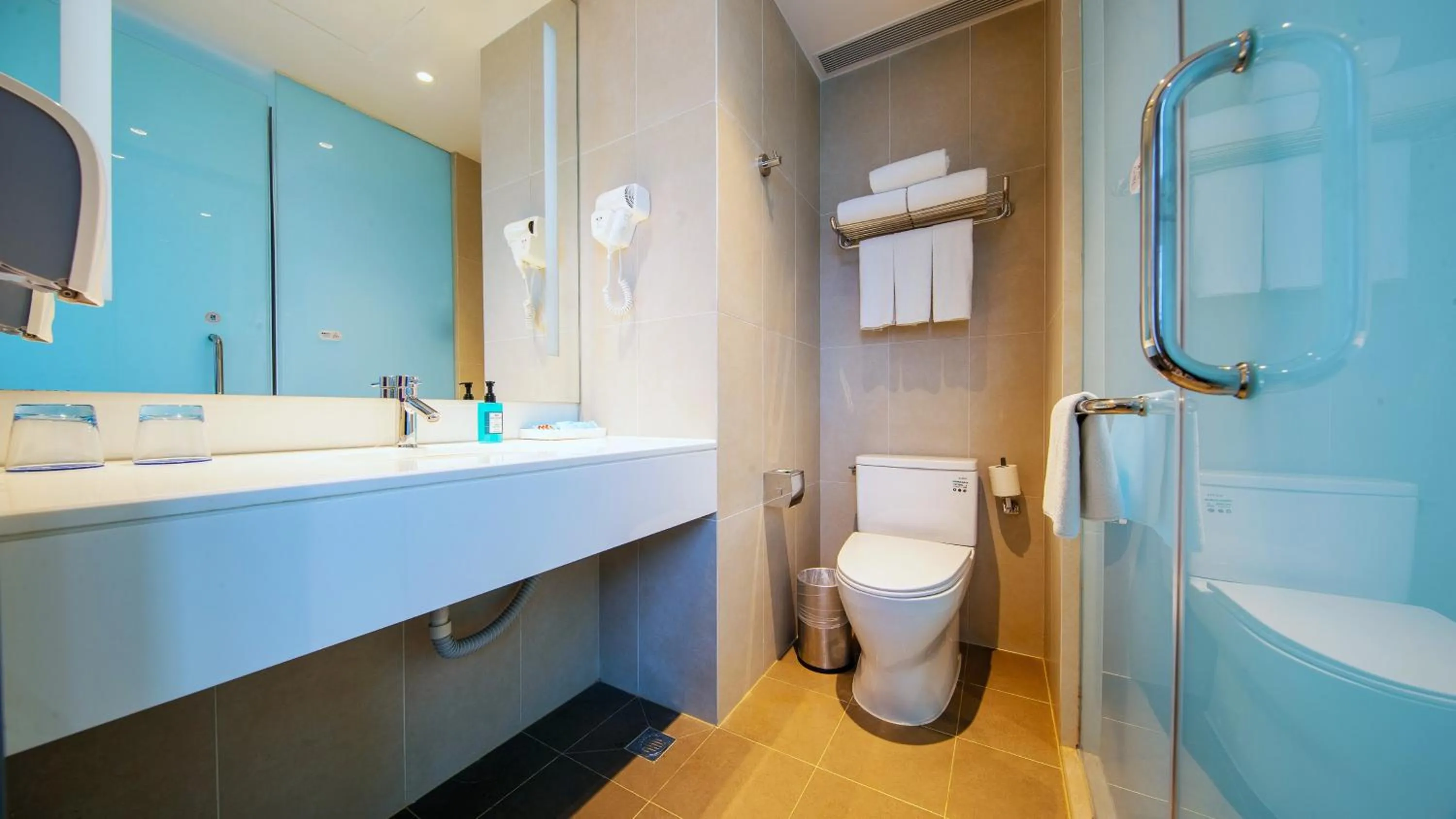 Photo of the whole room in Holiday Inn Express - Suzhou Industrial Park by IHG