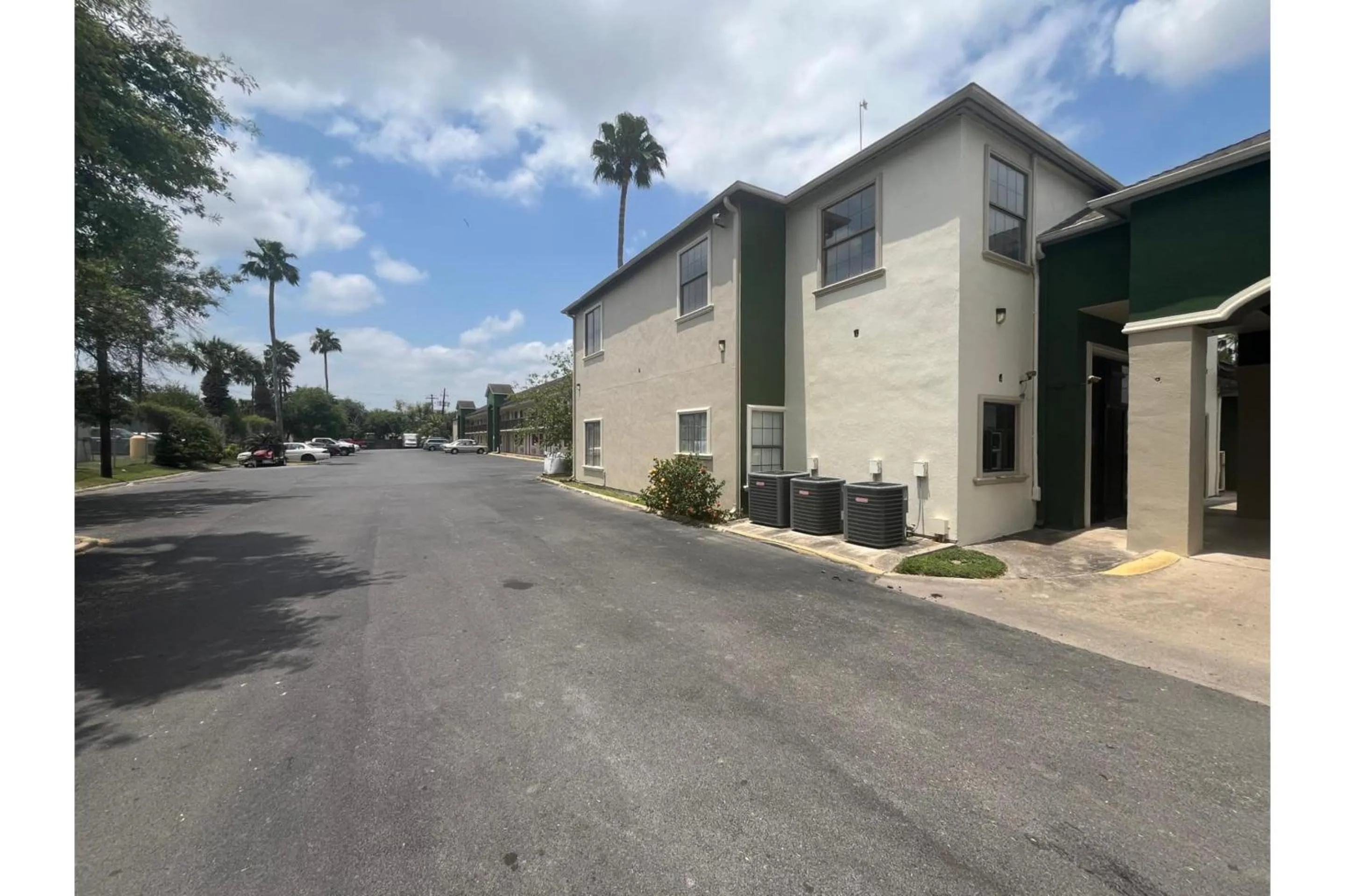 Facade/entrance in La Posada Inn By OYO Brownsville