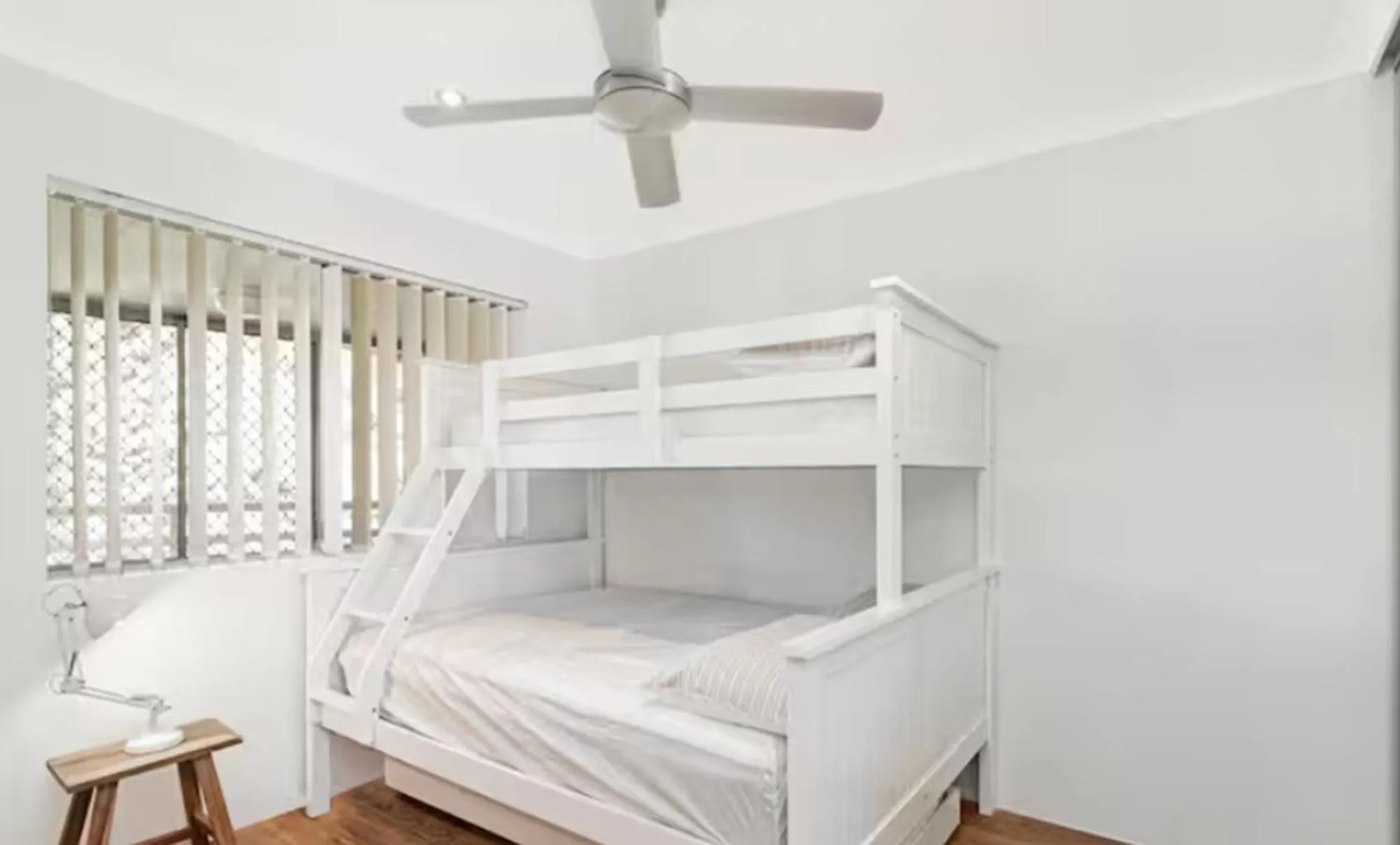 Bedroom, Bed in Oceanside Cove