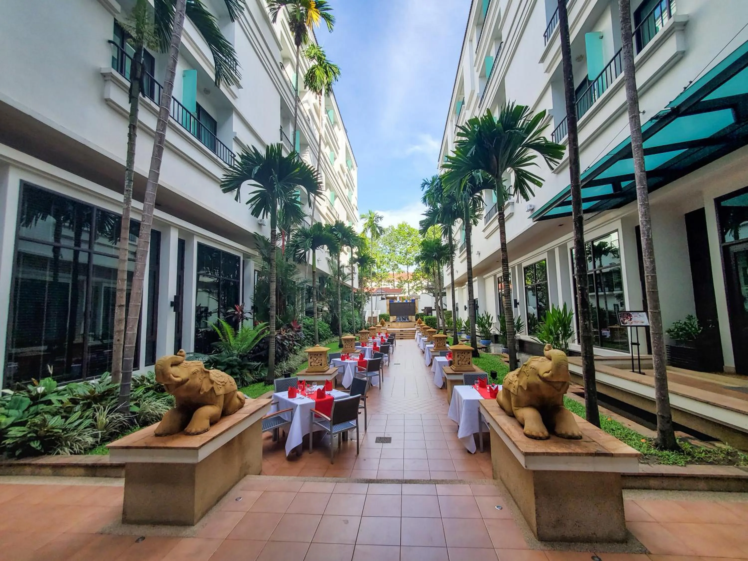 Inner courtyard view in Tara Angkor Hotel