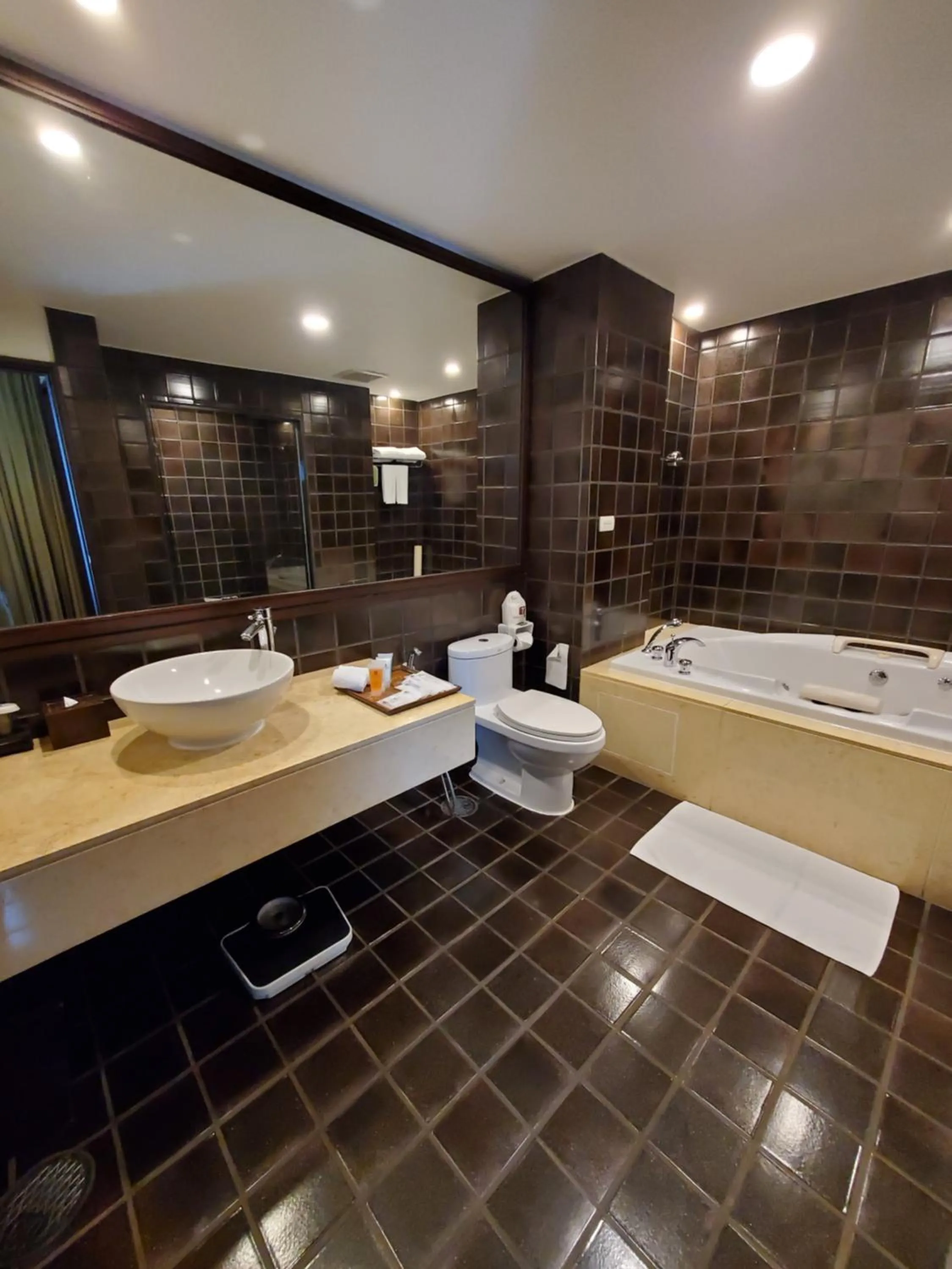 Toilet in Tara Angkor Hotel