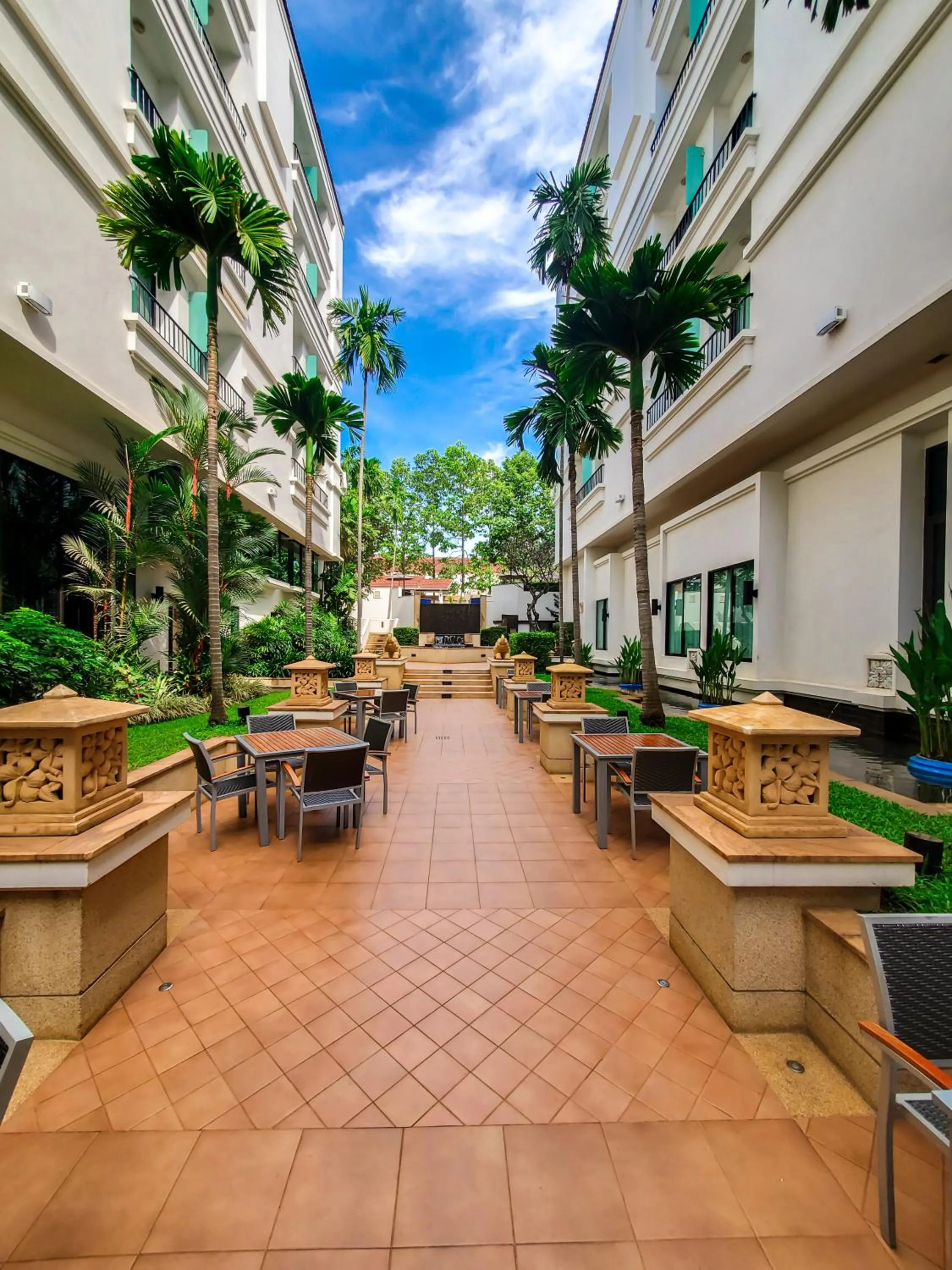 Inner courtyard view in Tara Angkor Hotel