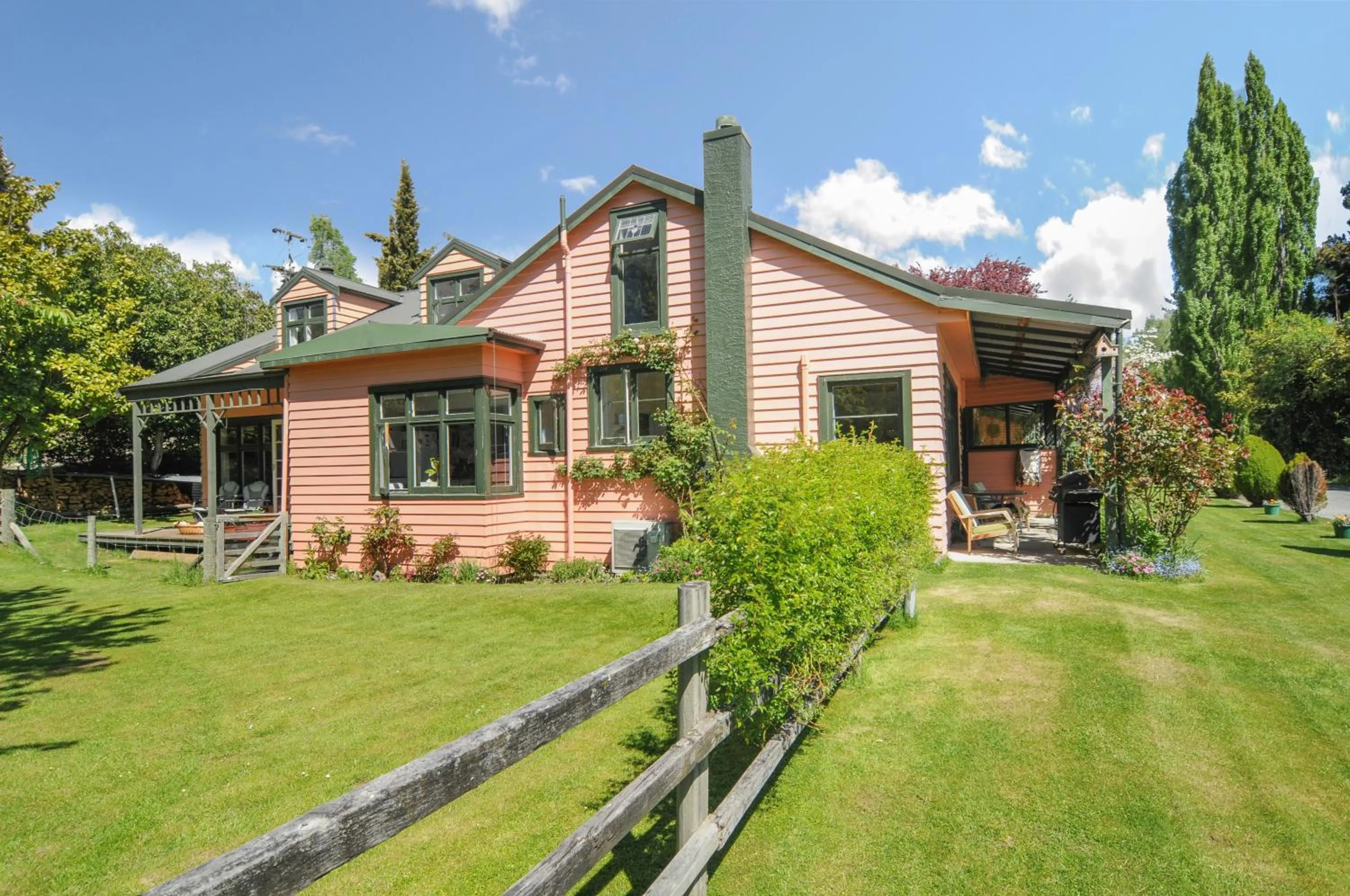 Property building in The Ferry Bed & Breakfast