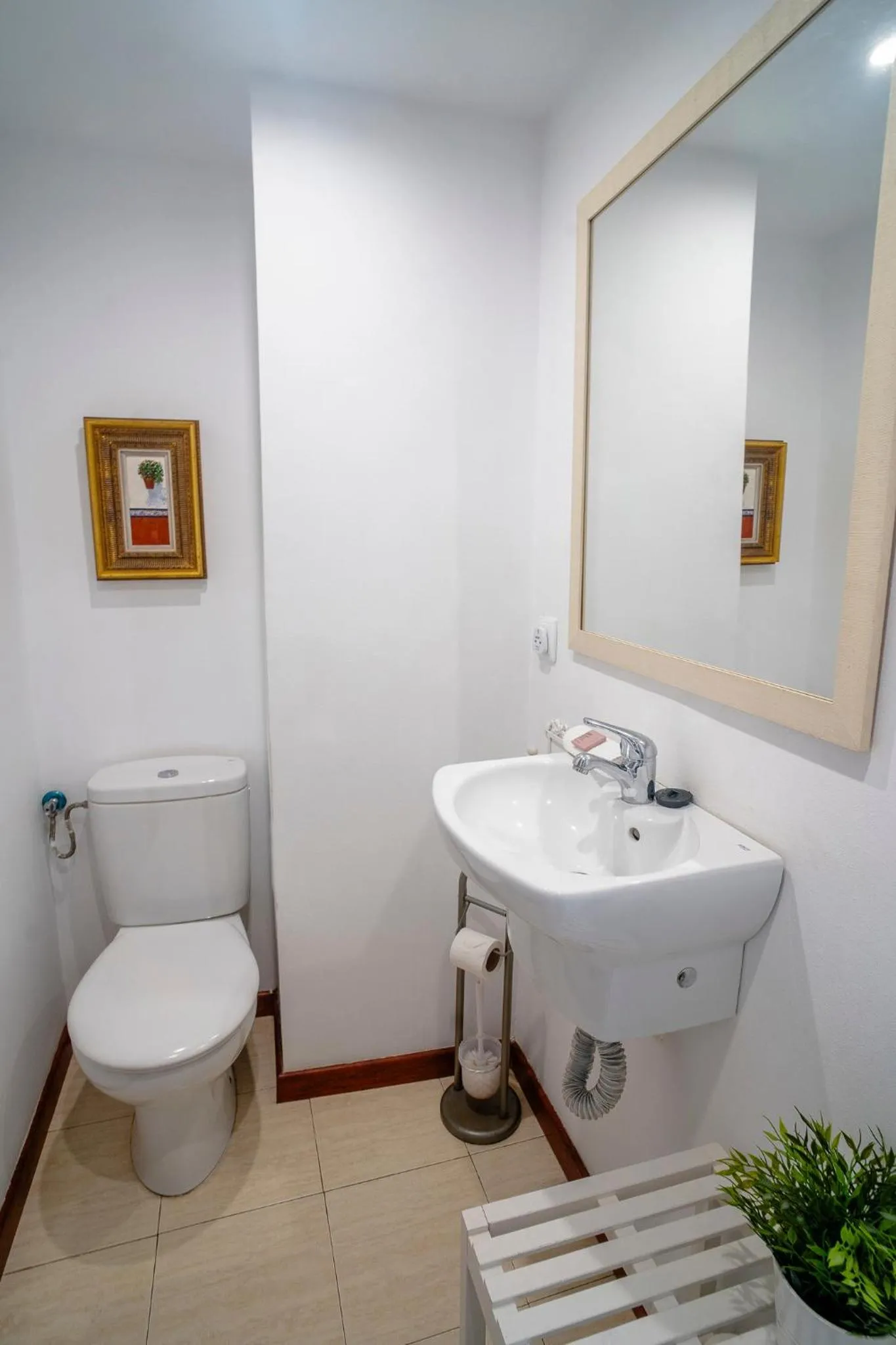 Toilet in Azhar Suites