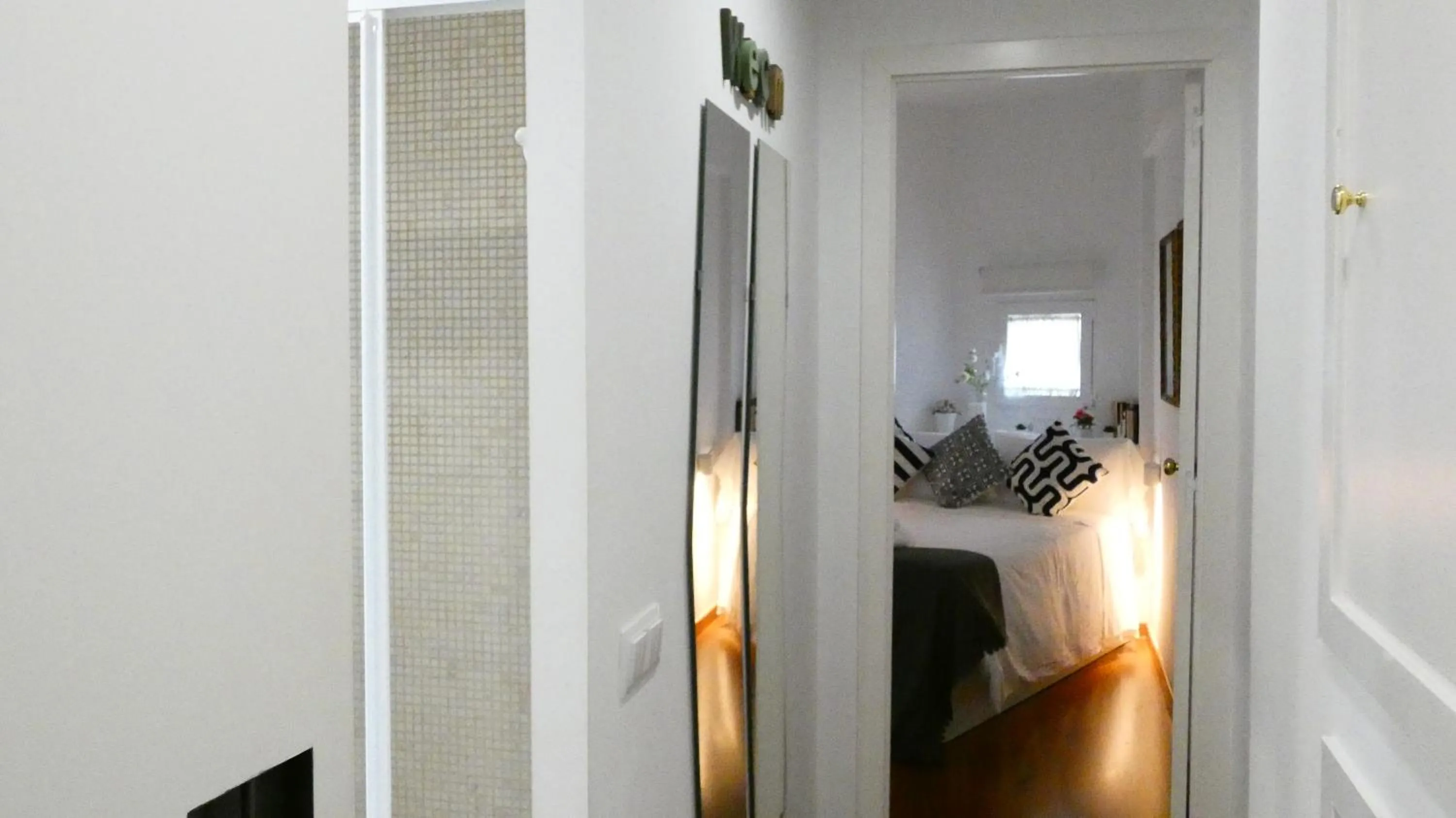 Photo of the whole room in Azhar Suites