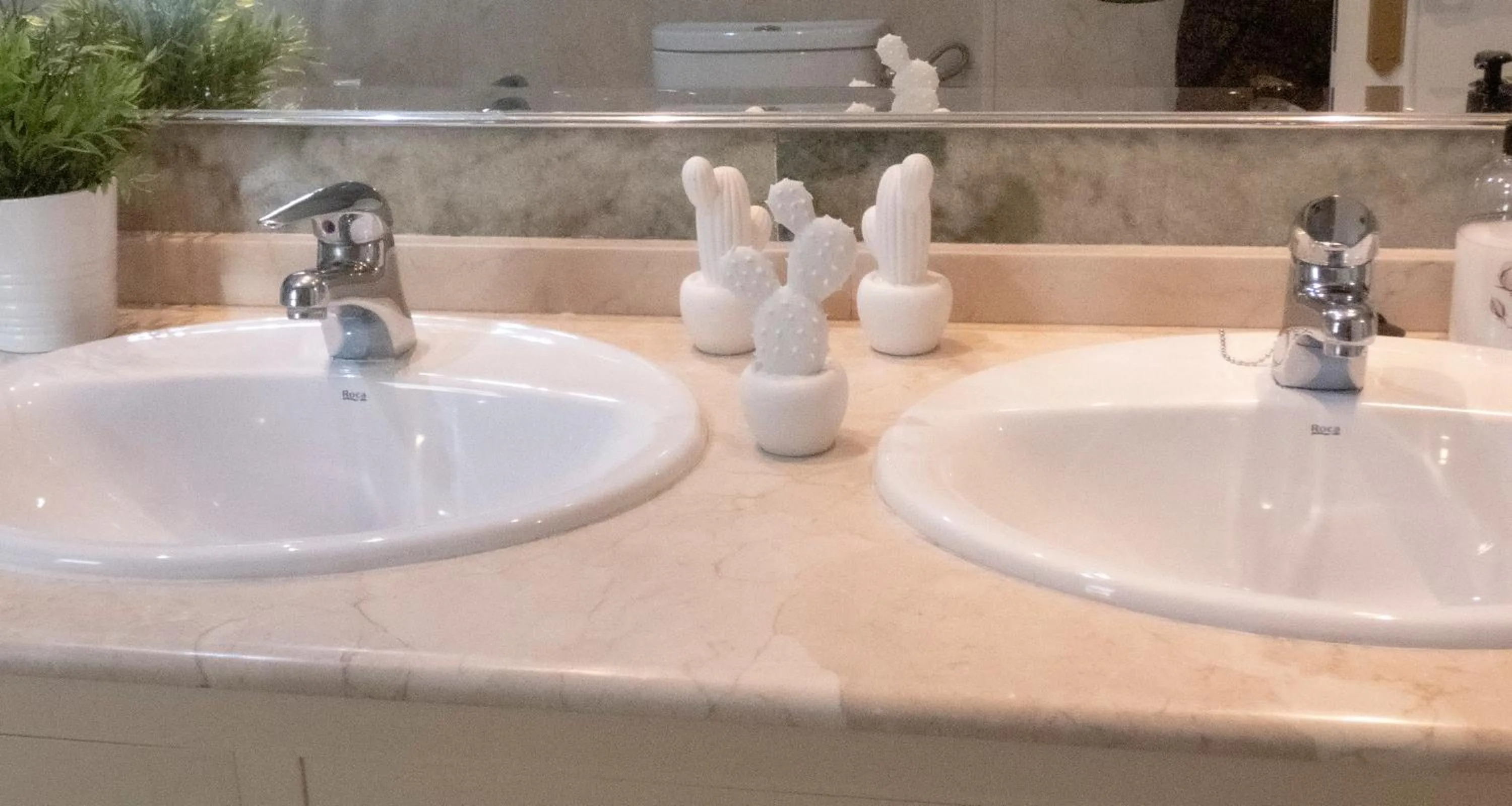 Decorative detail in Azhar Suites