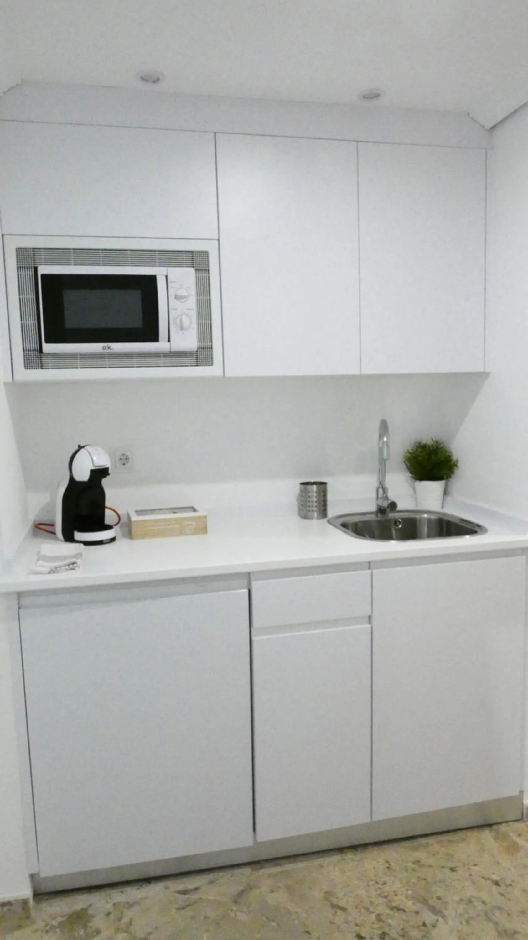Coffee/tea facilities in Azhar Suites
