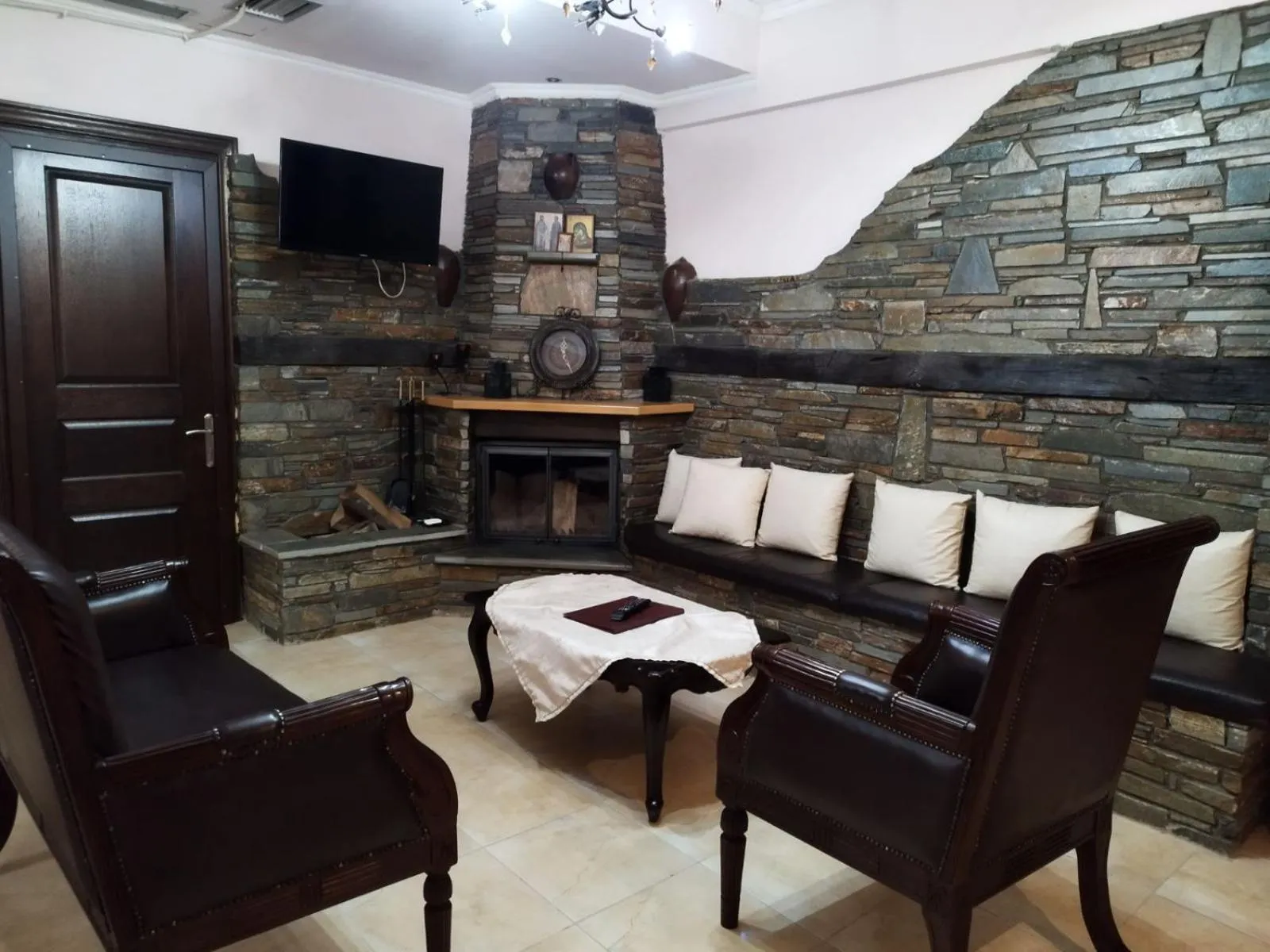 TV and multimedia in Pozar Salt Cave Hotel Spa