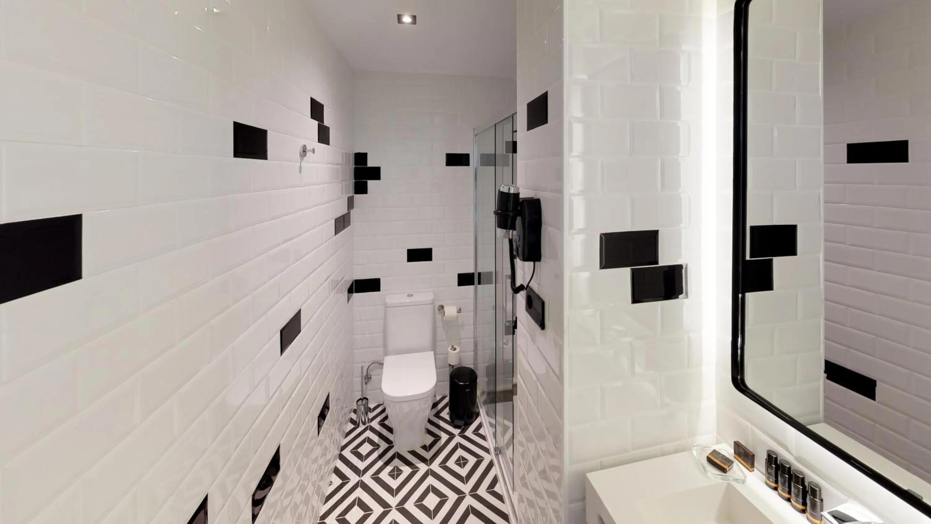 Bathroom in Madeinterranea Suites