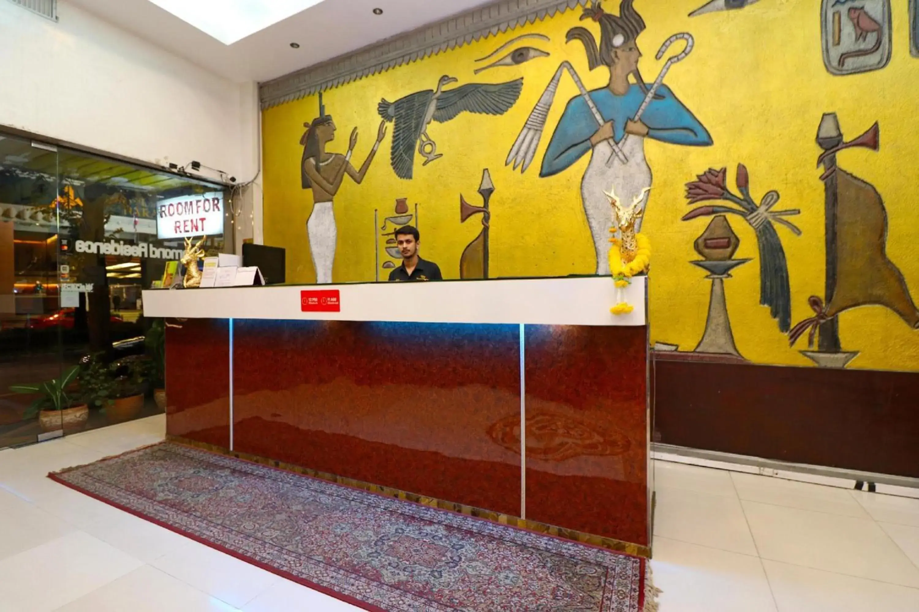 Lobby or reception in Diamond Residence Silom Lobby or reception in Diamond Residence Silom