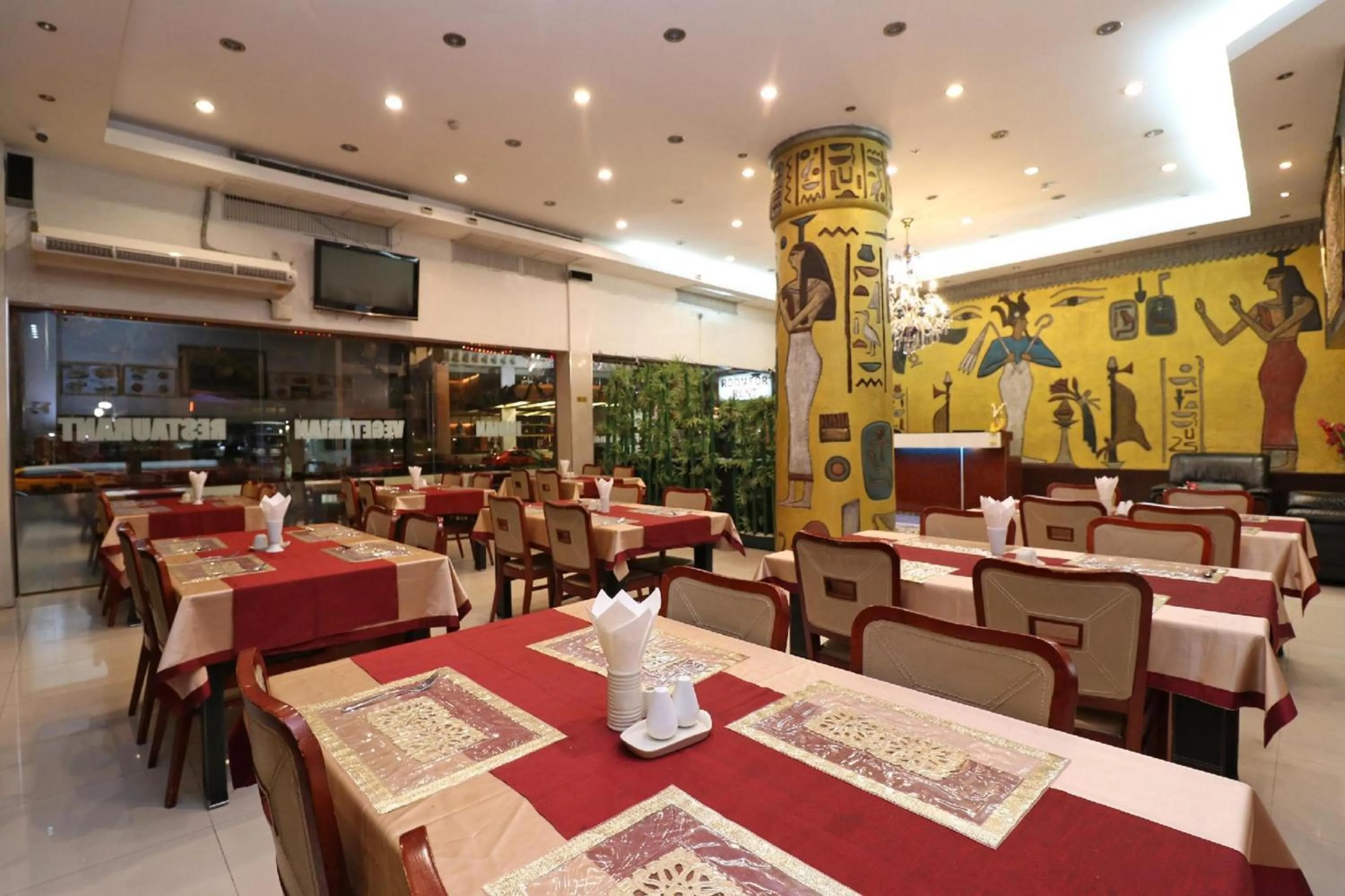 Restaurant/places to eat in Diamond Residence Silom